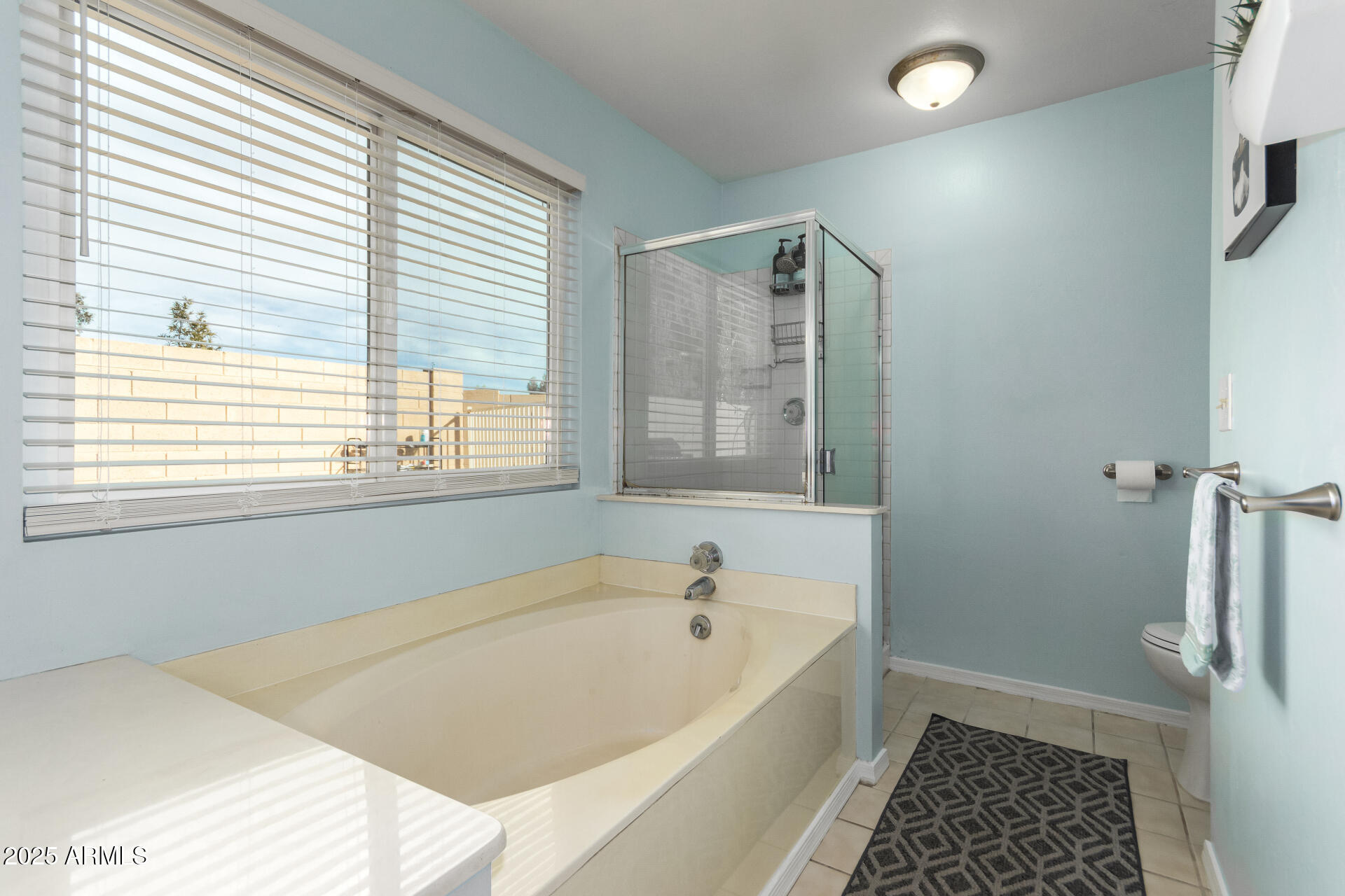 740 W SARAGOSA Street