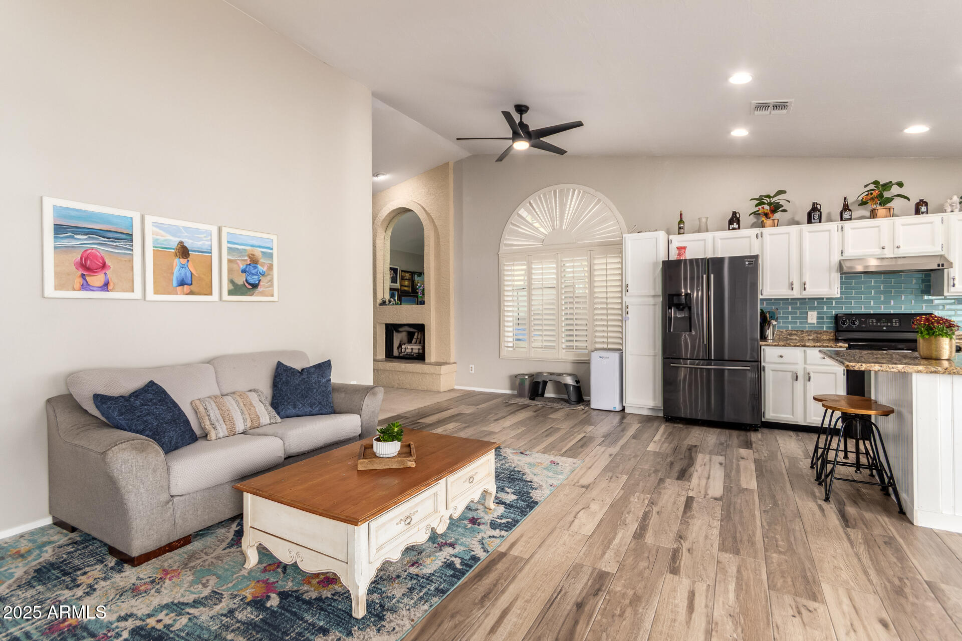 740 W SARAGOSA Street