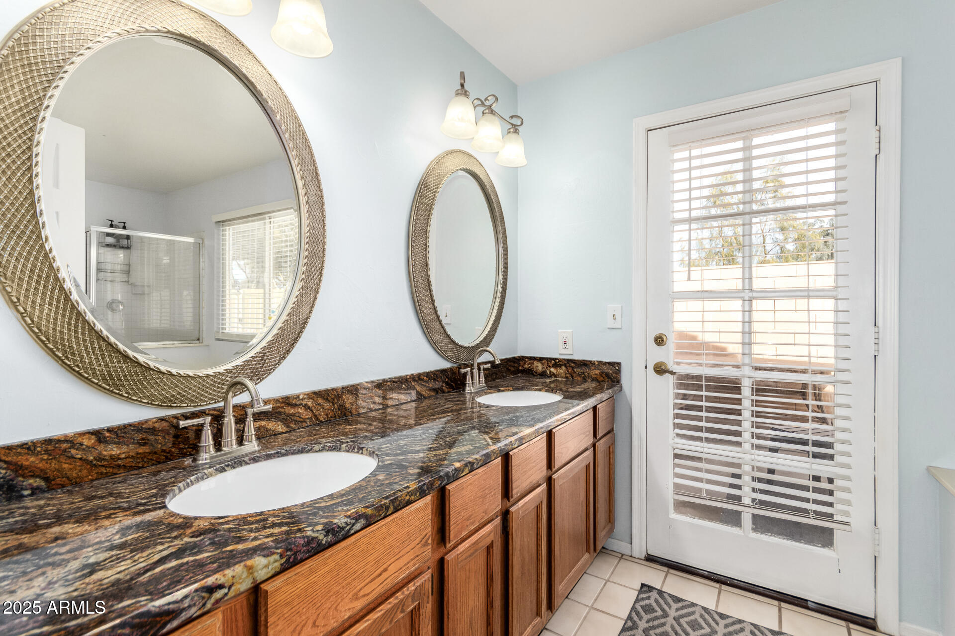 740 W SARAGOSA Street