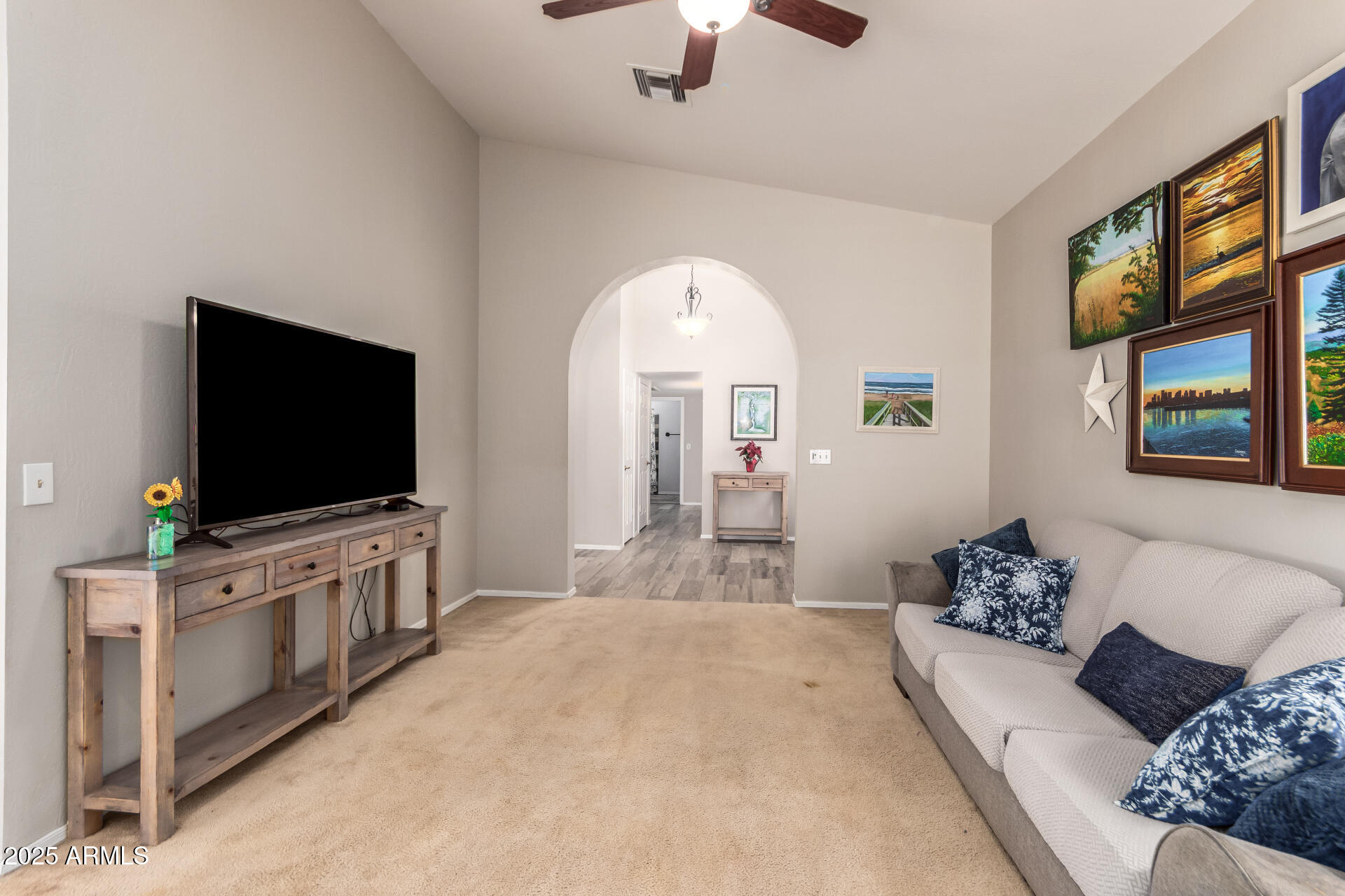 740 W SARAGOSA Street