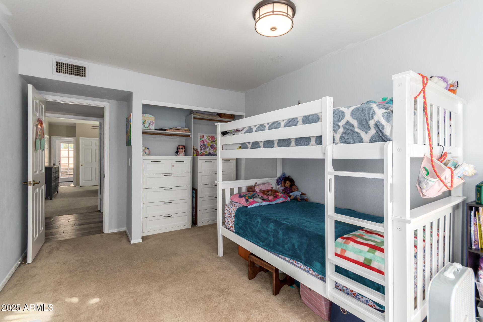 740 W SARAGOSA Street