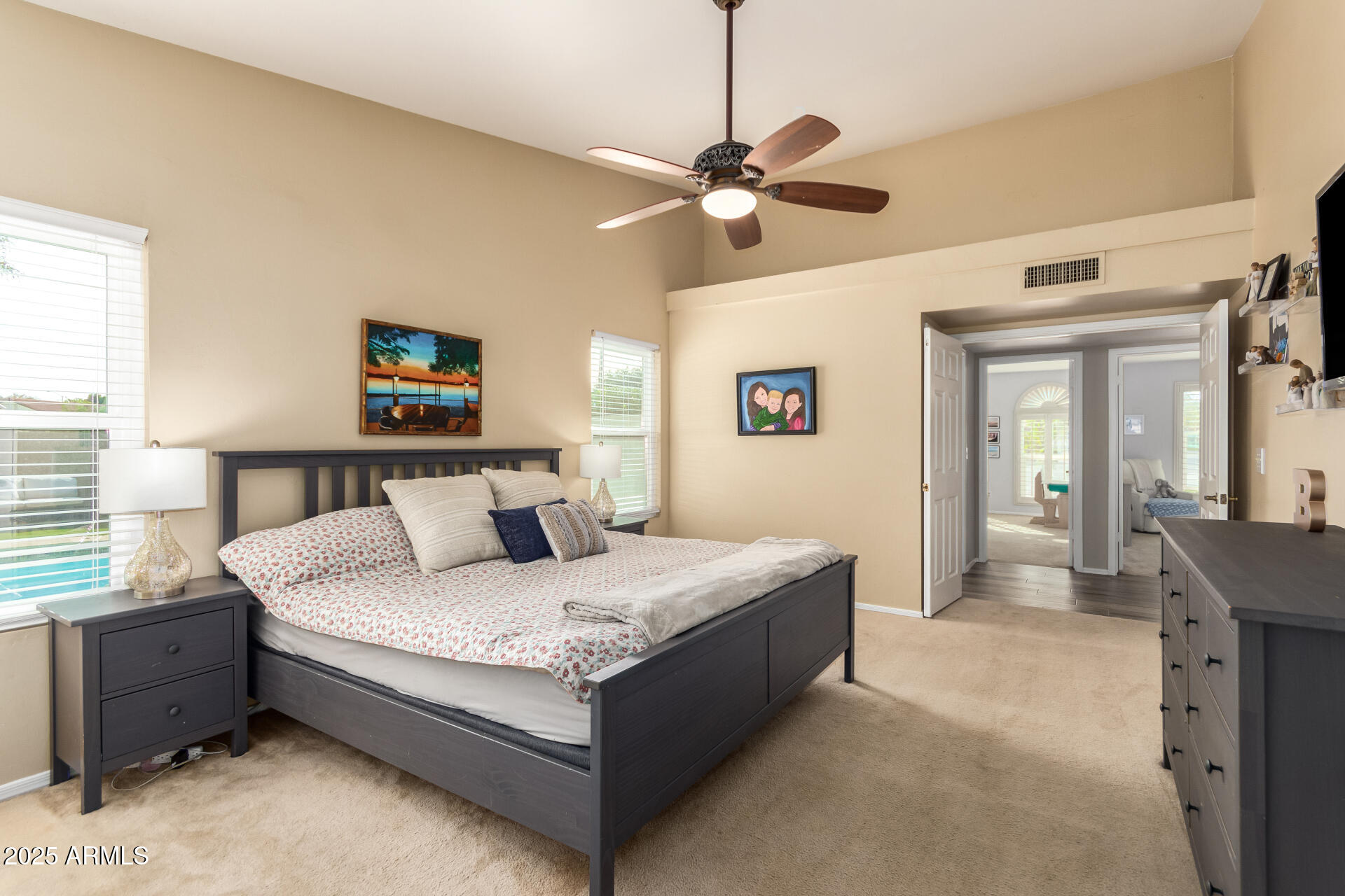 740 W SARAGOSA Street