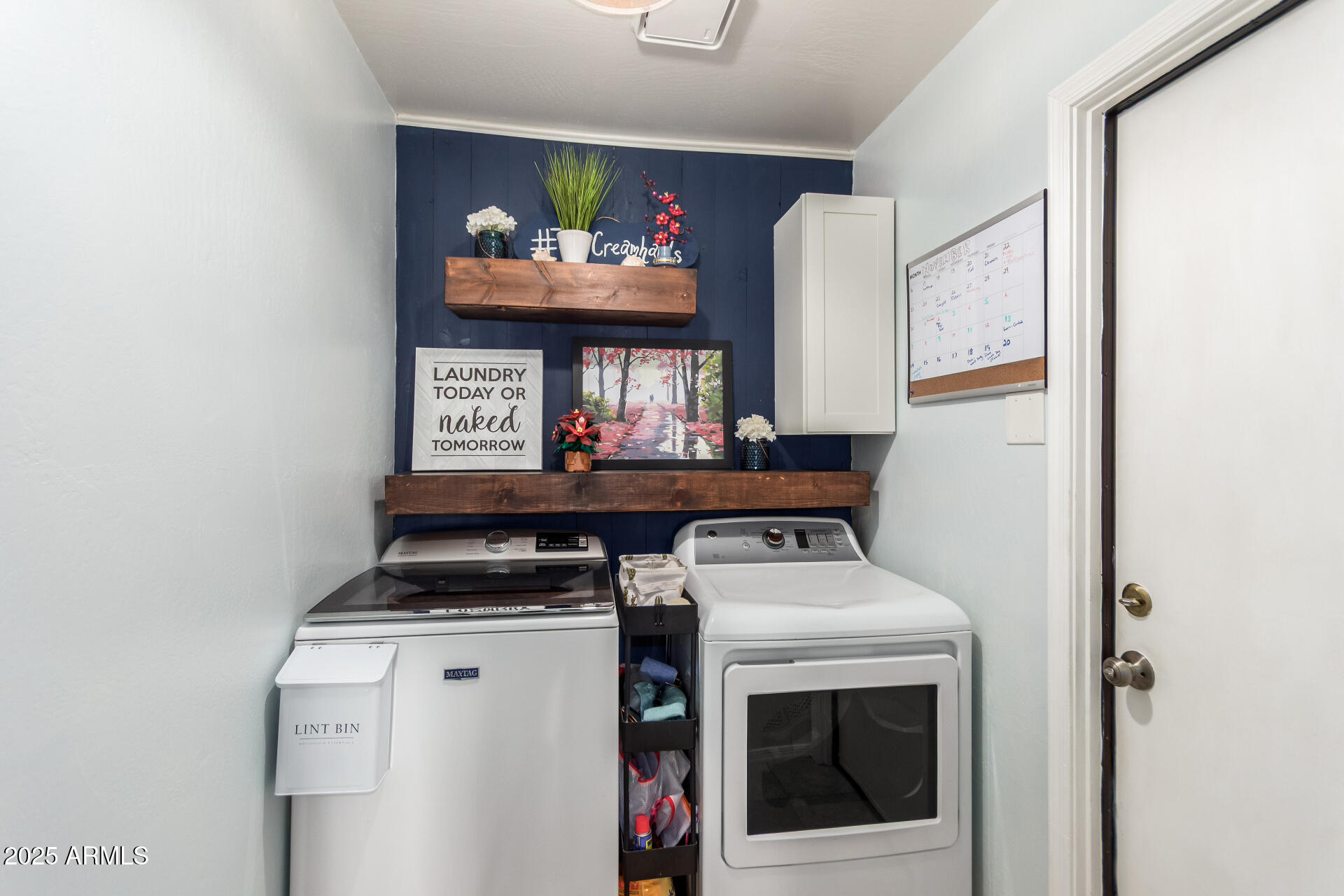 740 W SARAGOSA Street