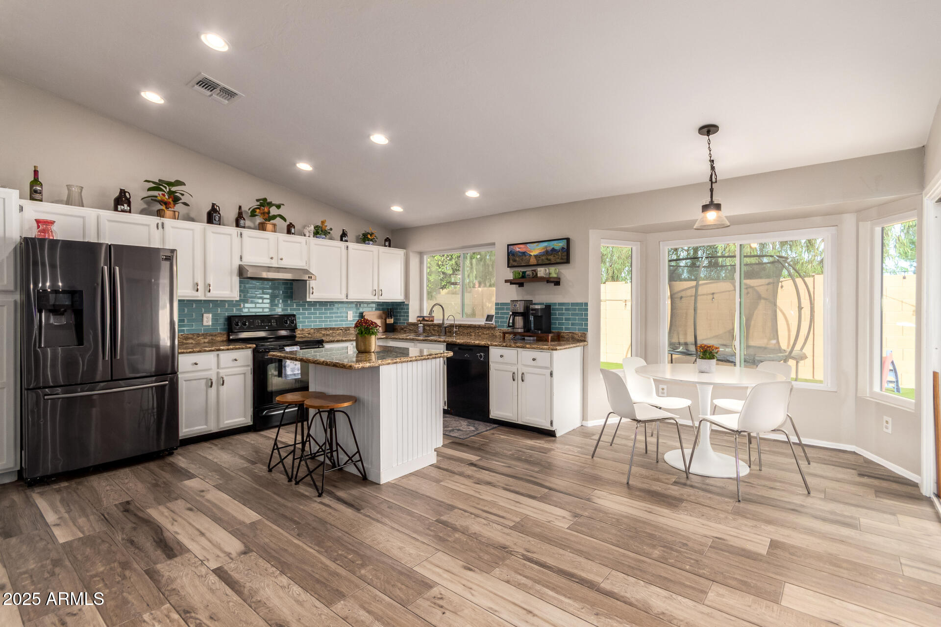 740 W SARAGOSA Street