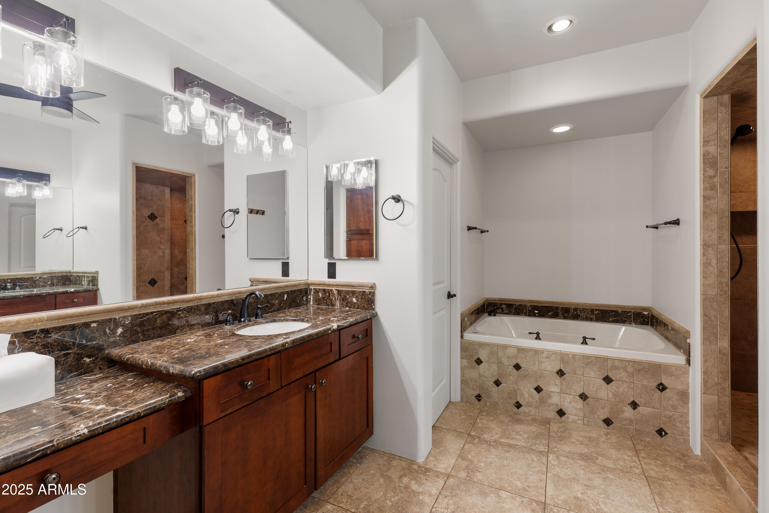 7199 E RIDGEVIEW Place 101