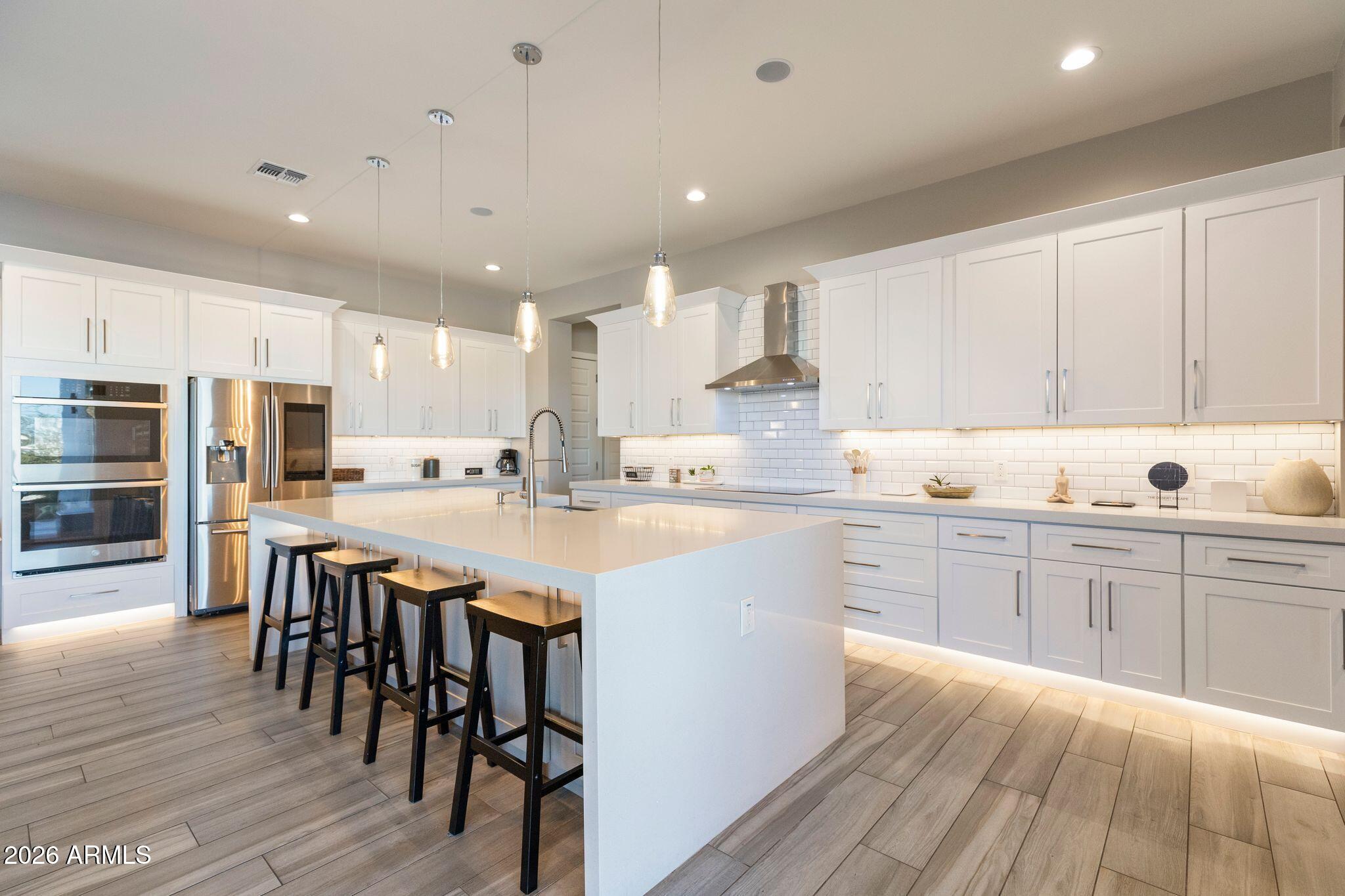 2252 E SOUTH MOUNTAIN Avenue