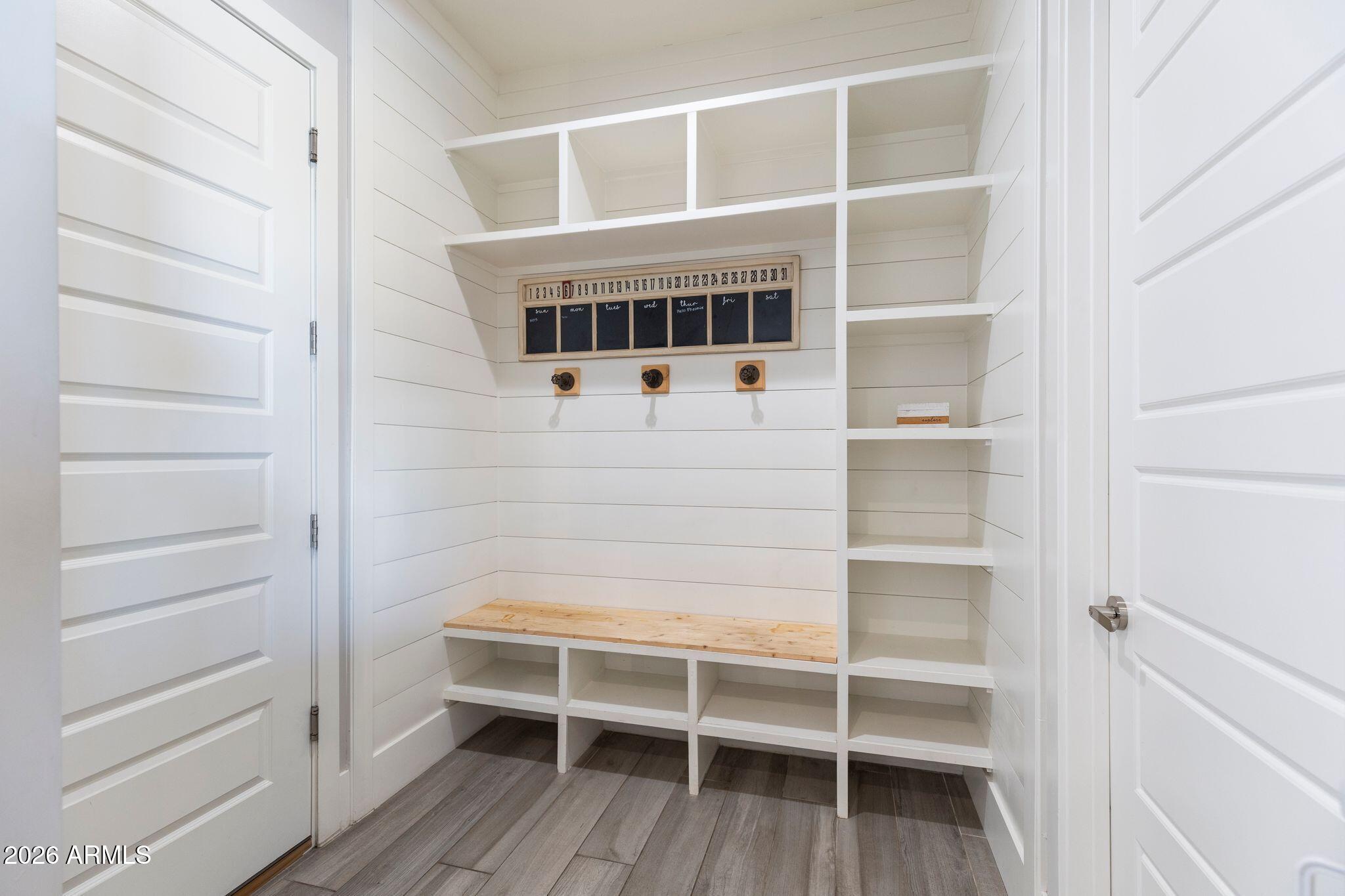 2252 E SOUTH MOUNTAIN Avenue