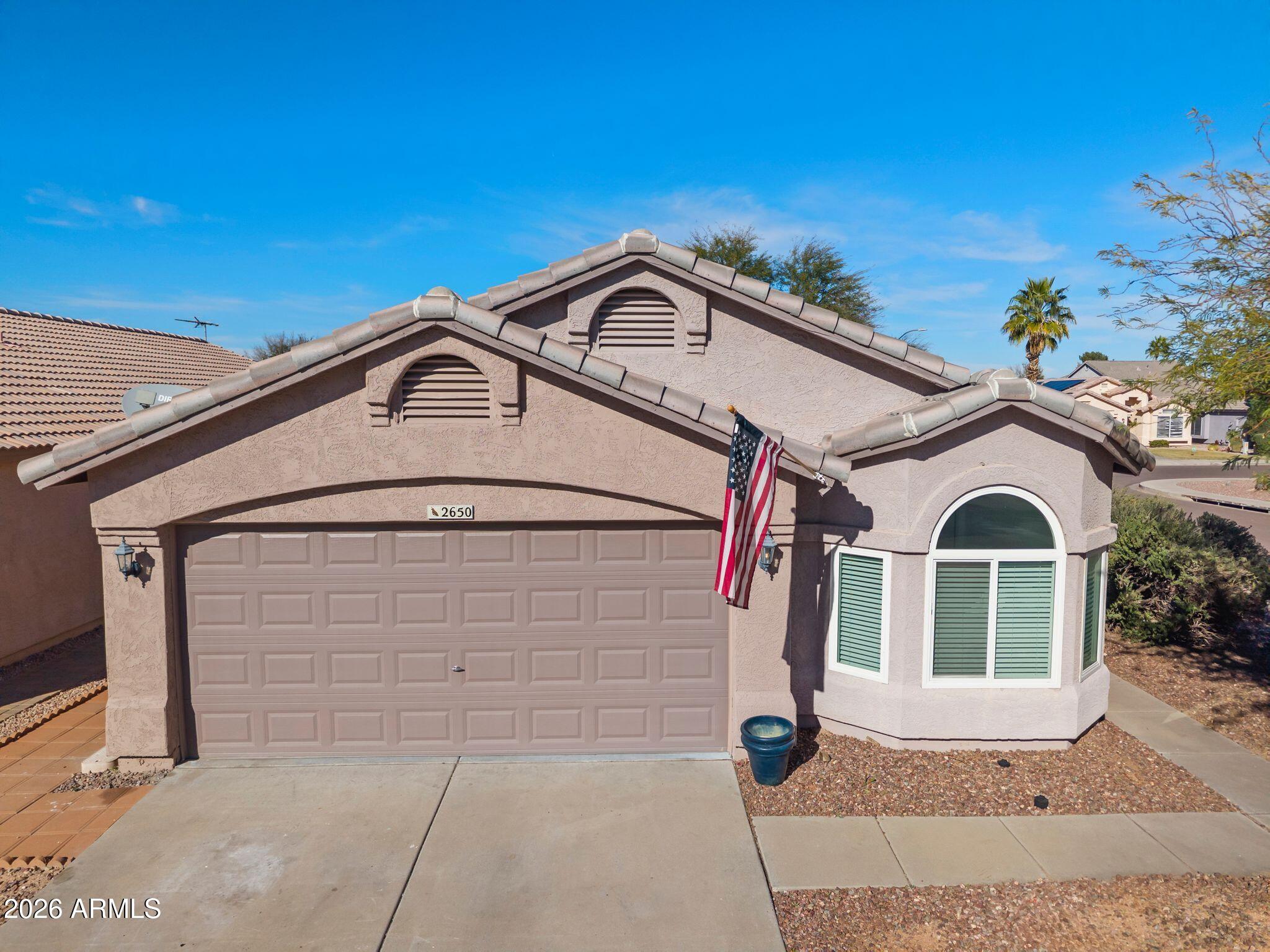 2650 E HARTFORD Avenue