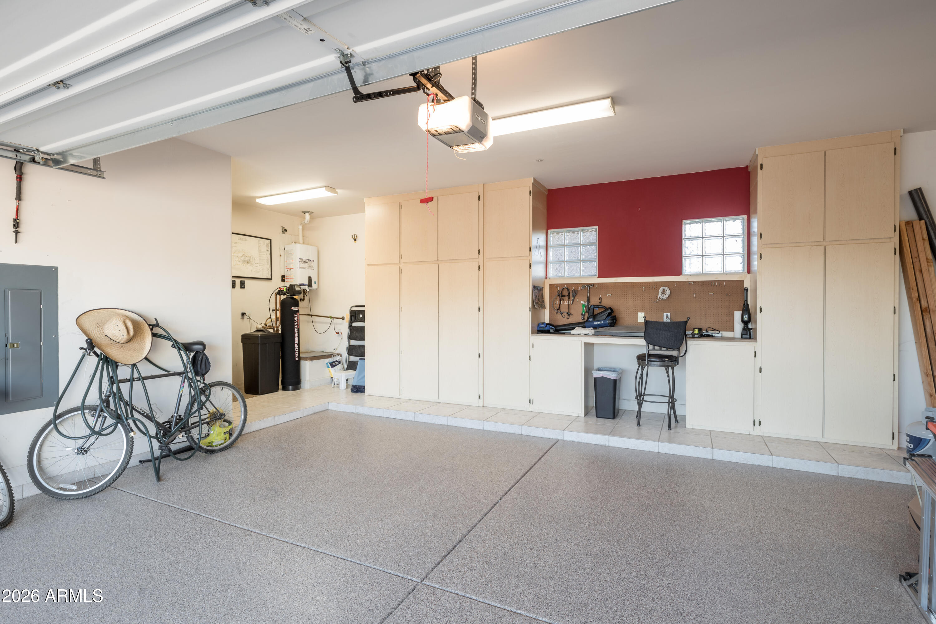 8087 E HIGH POINT Drive