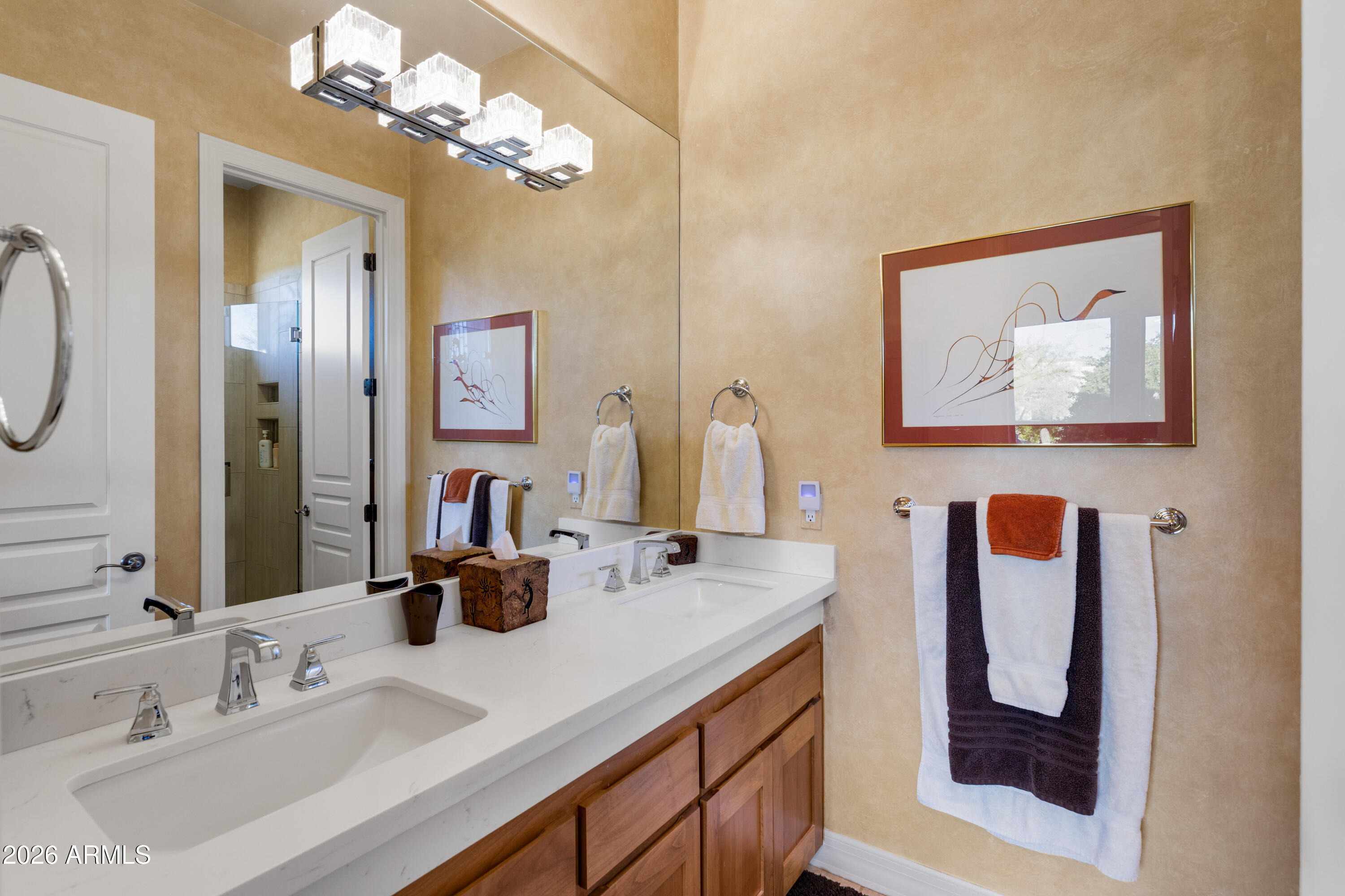 8087 E HIGH POINT Drive