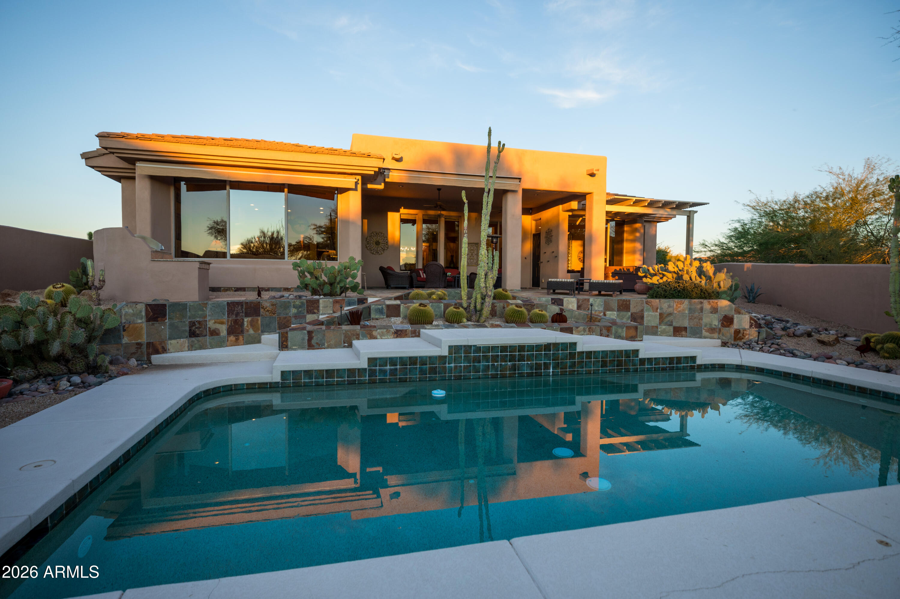 8087 E HIGH POINT Drive