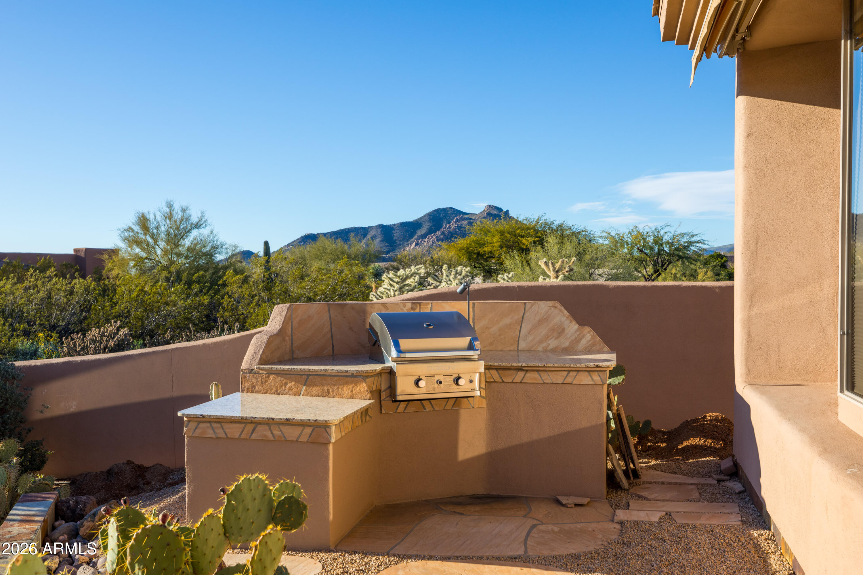 8087 E HIGH POINT Drive