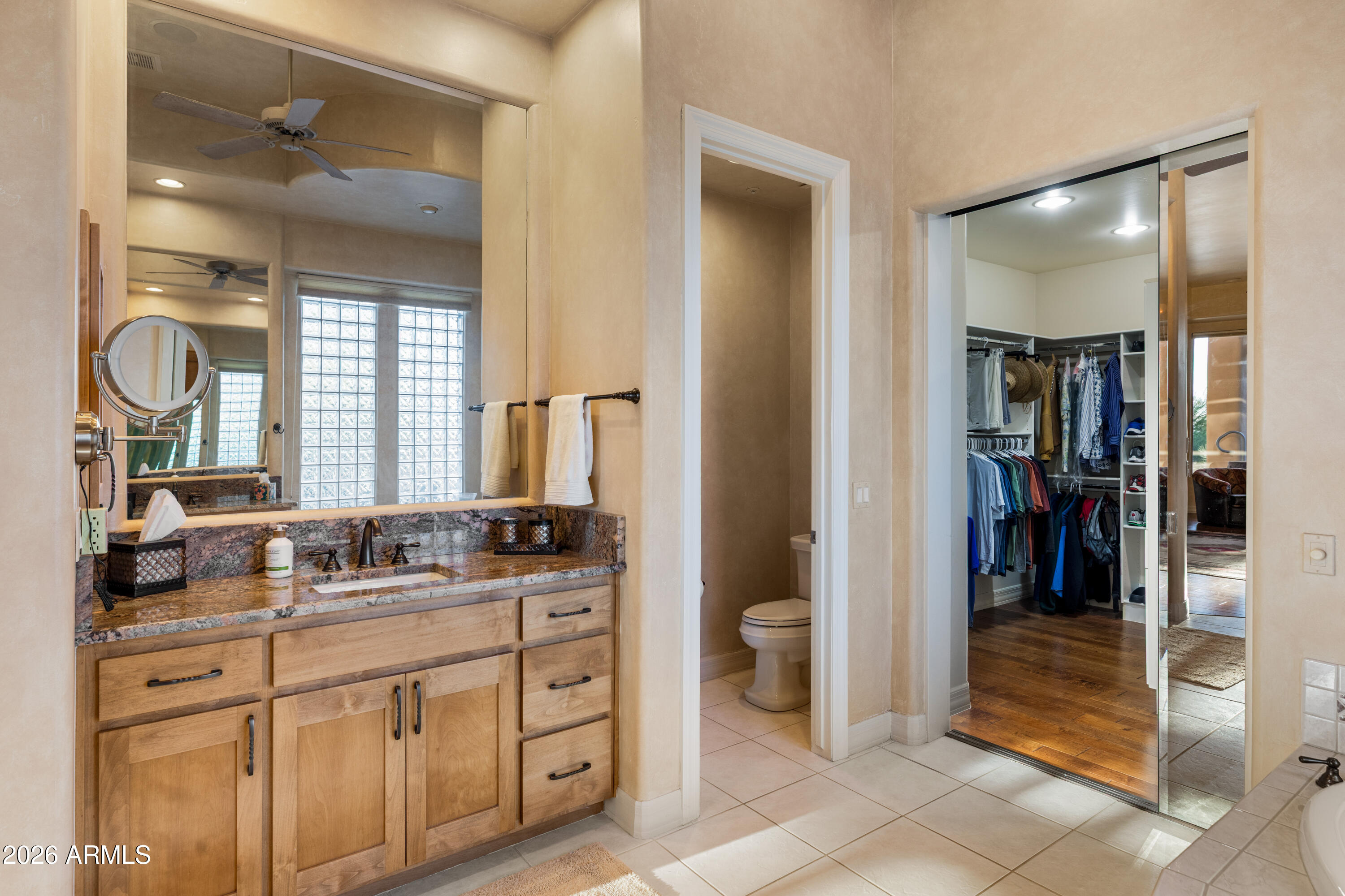 8087 E HIGH POINT Drive