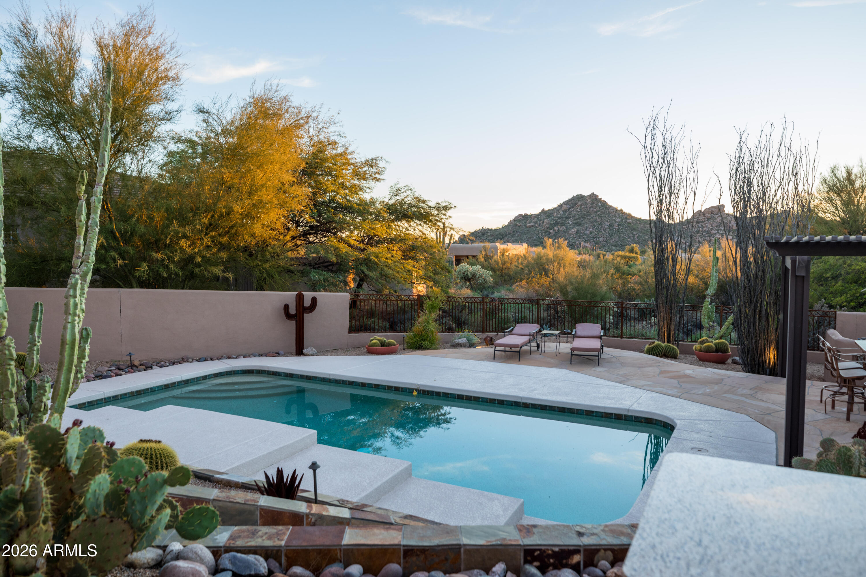 8087 E HIGH POINT Drive