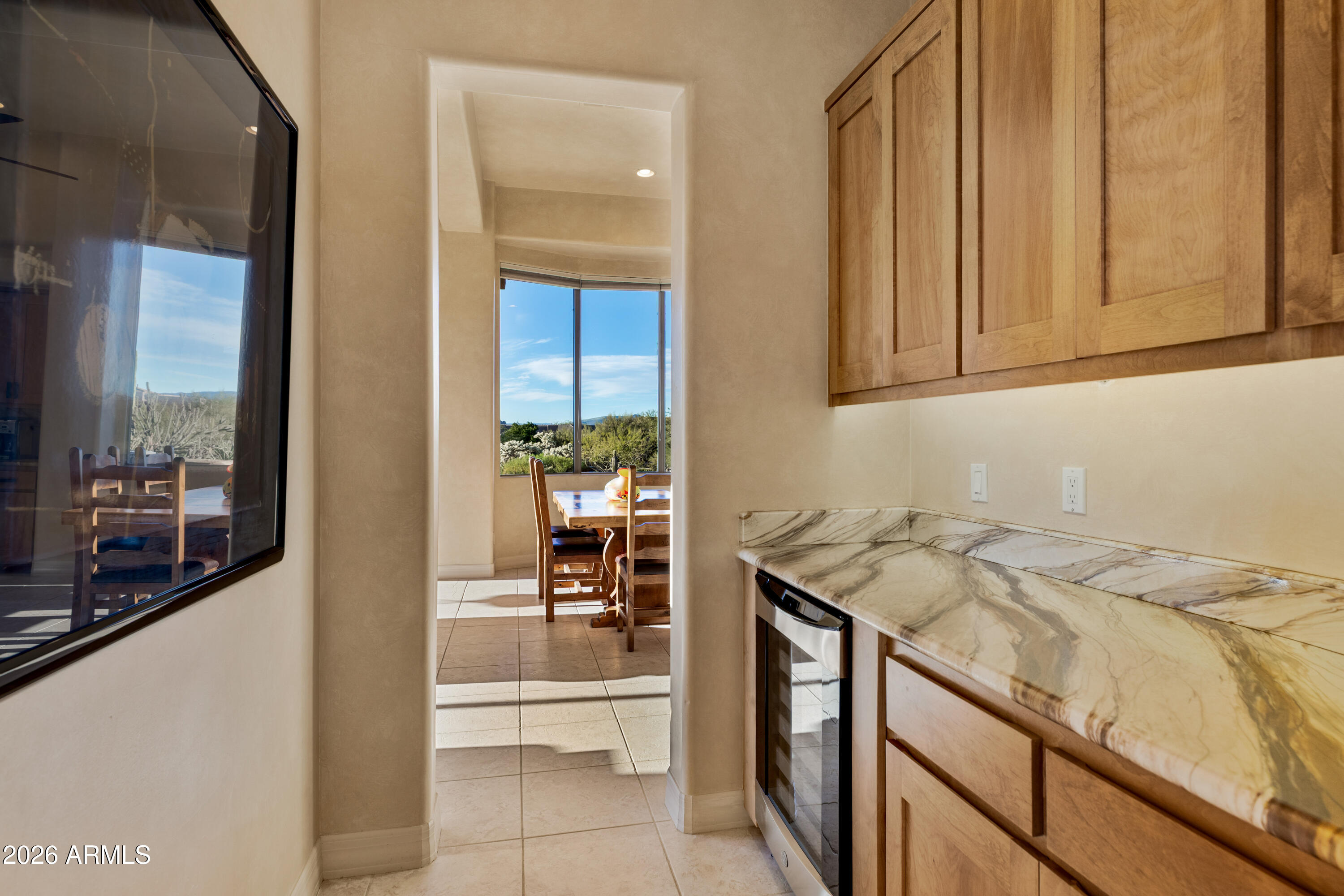 8087 E HIGH POINT Drive