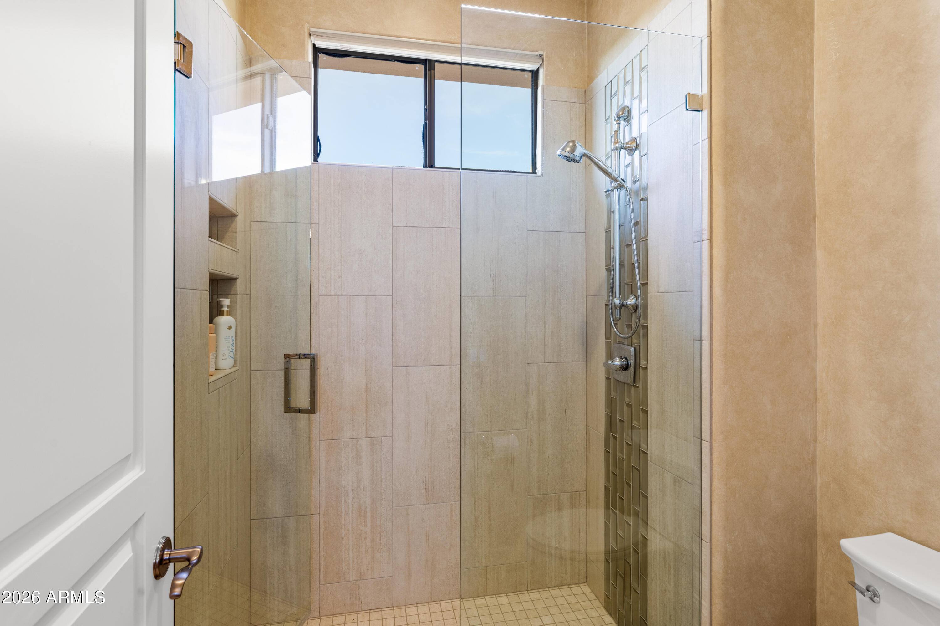 8087 E HIGH POINT Drive