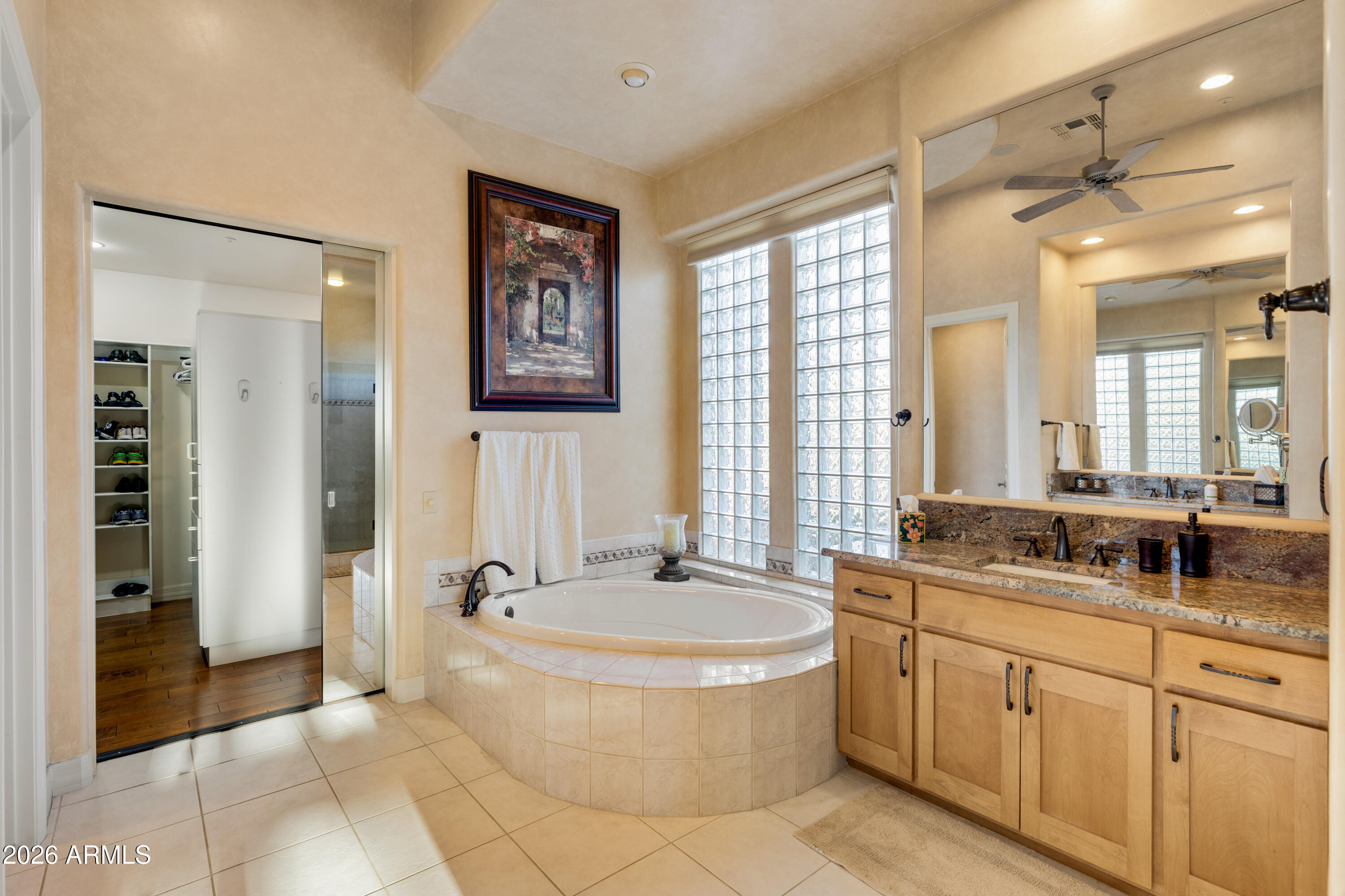 8087 E HIGH POINT Drive