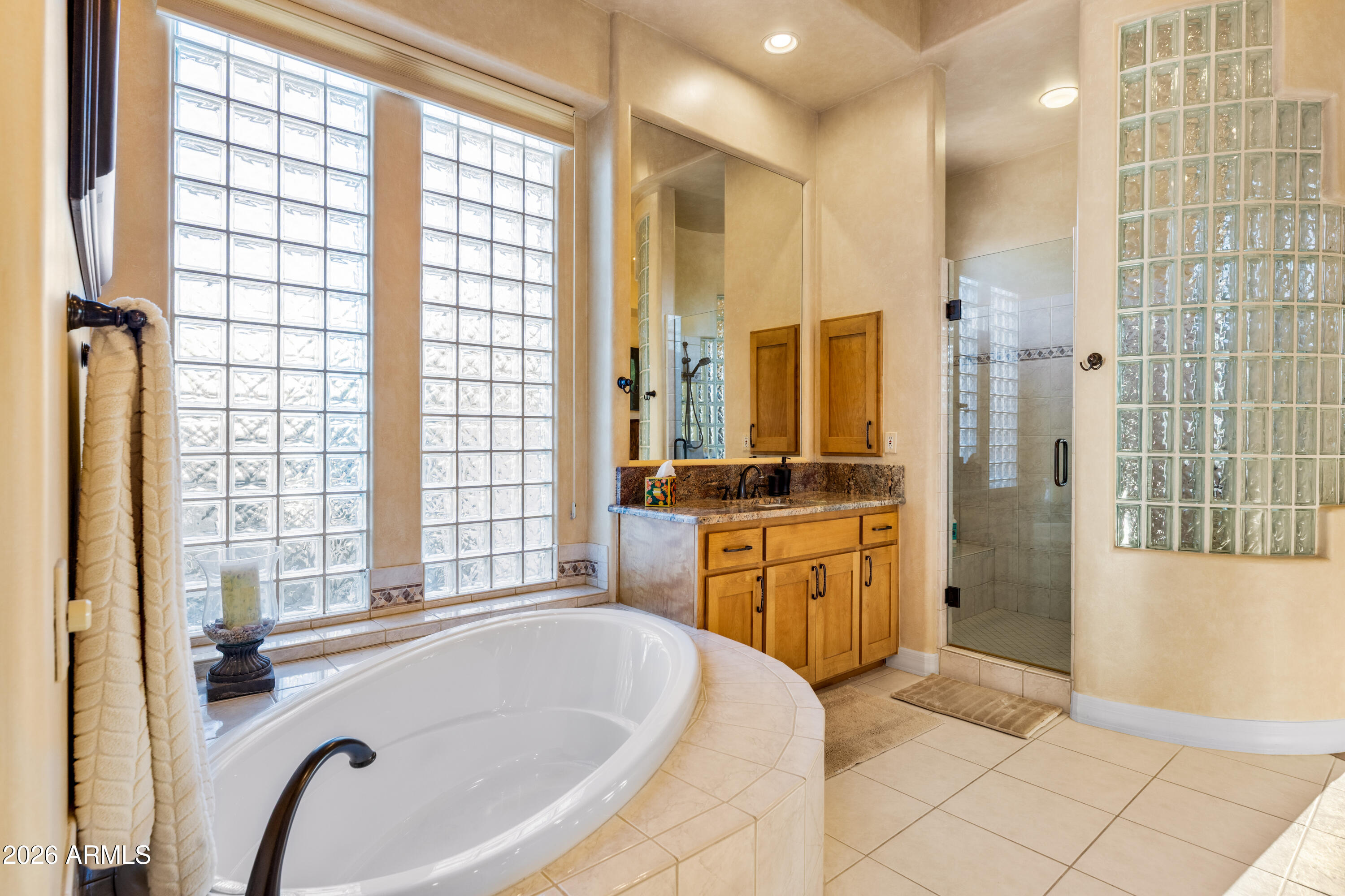 8087 E HIGH POINT Drive