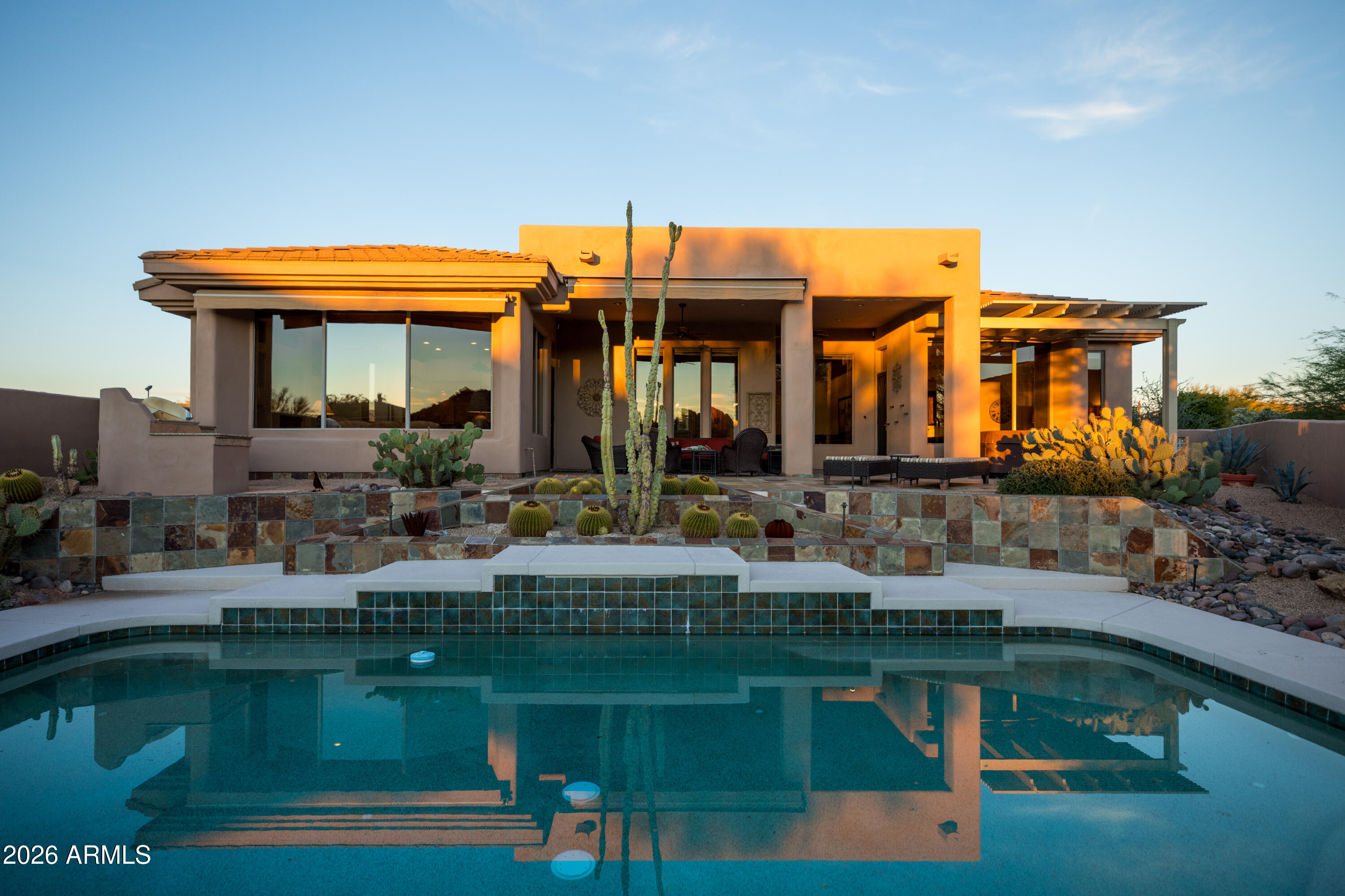 8087 E HIGH POINT Drive