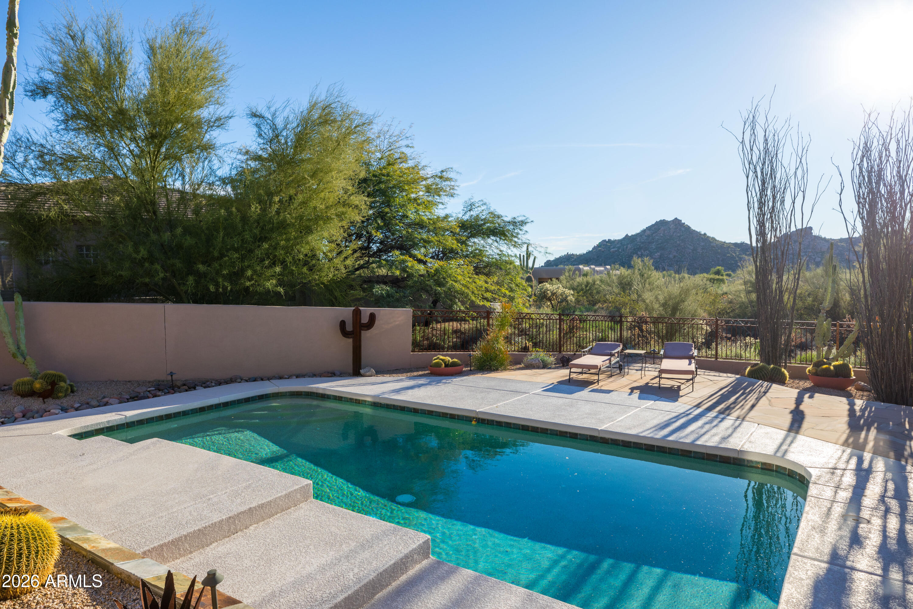 8087 E HIGH POINT Drive