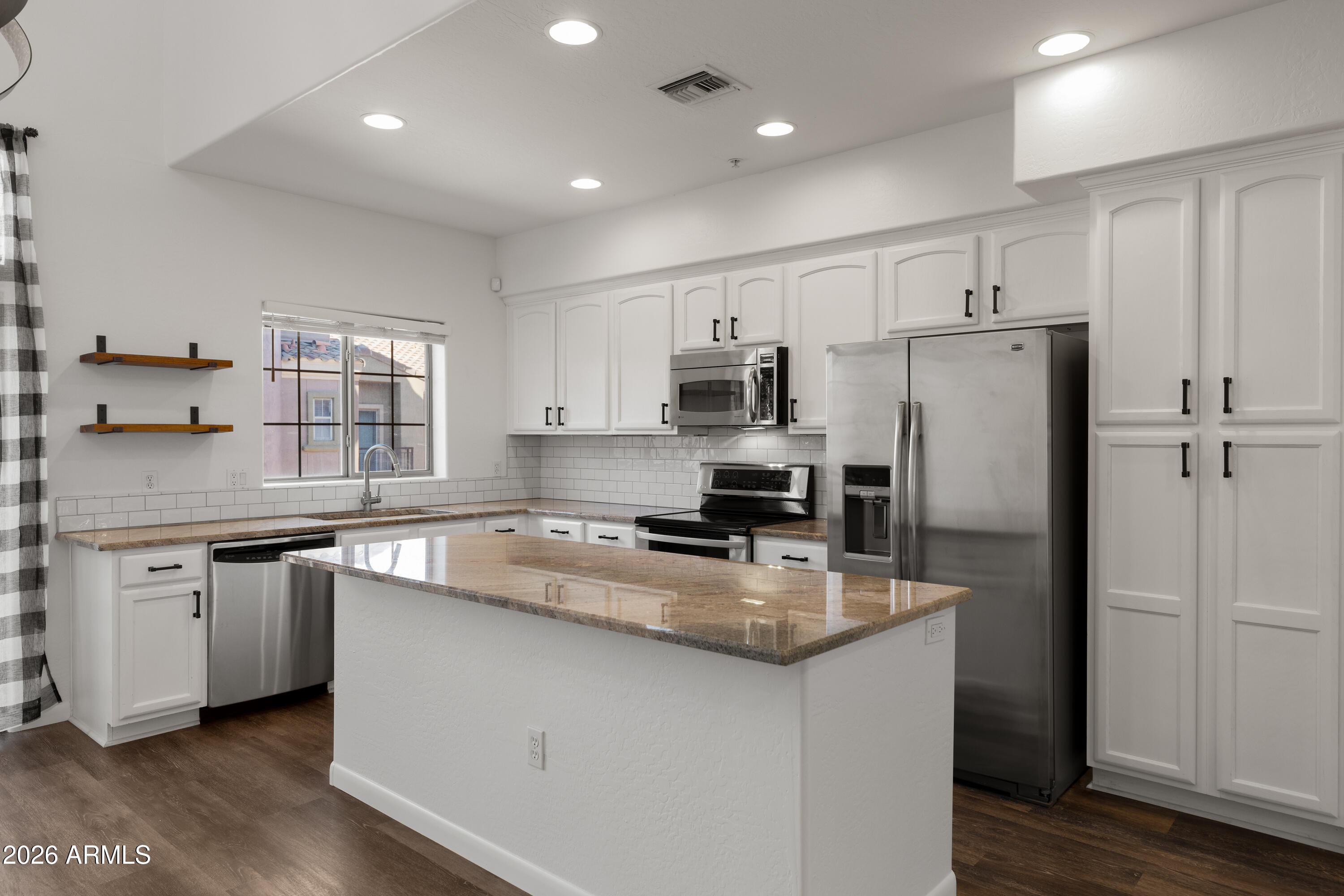 3935 E ROUGH RIDER Road 1108