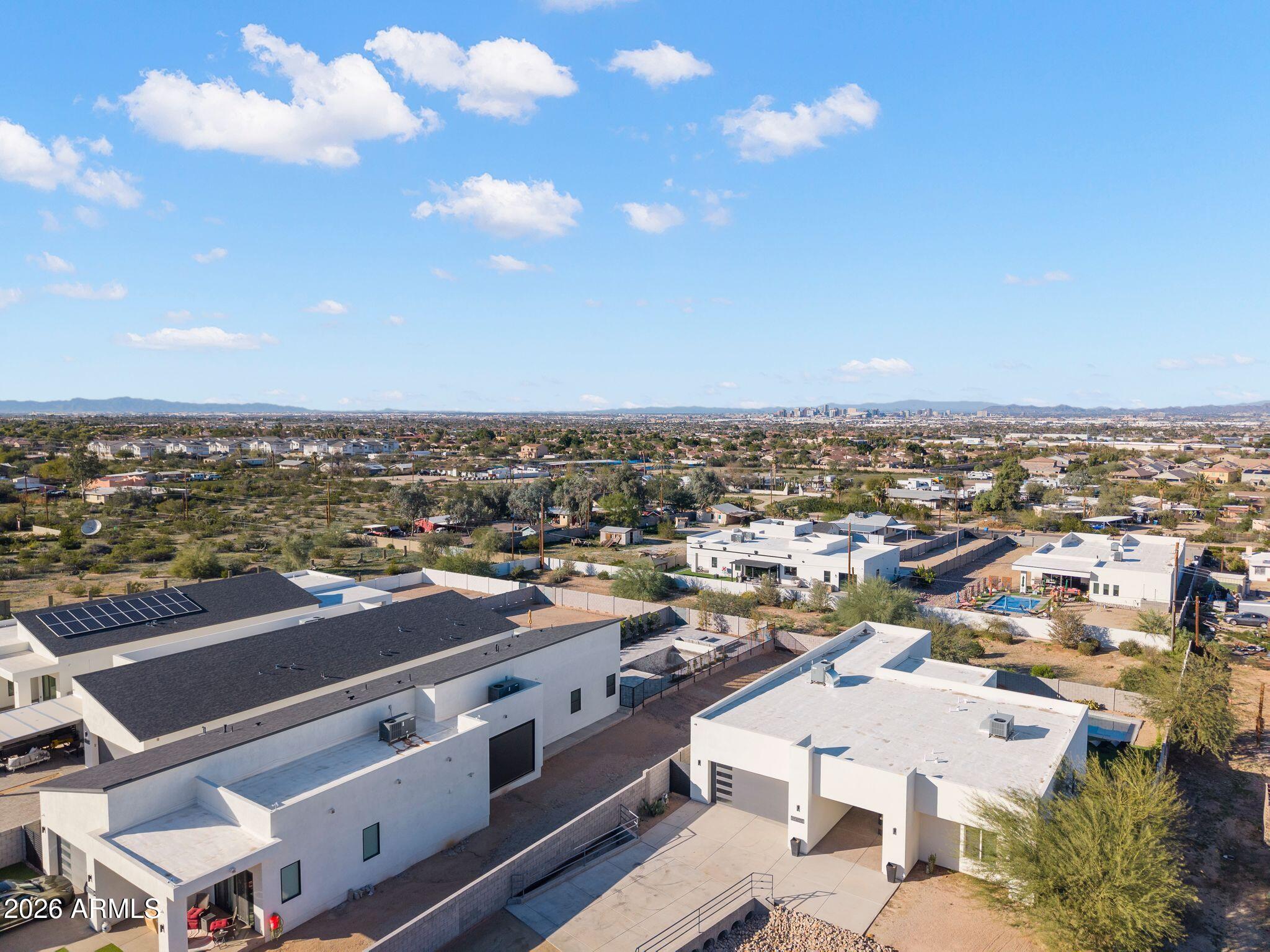 2252 E SOUTH MOUNTAIN Avenue