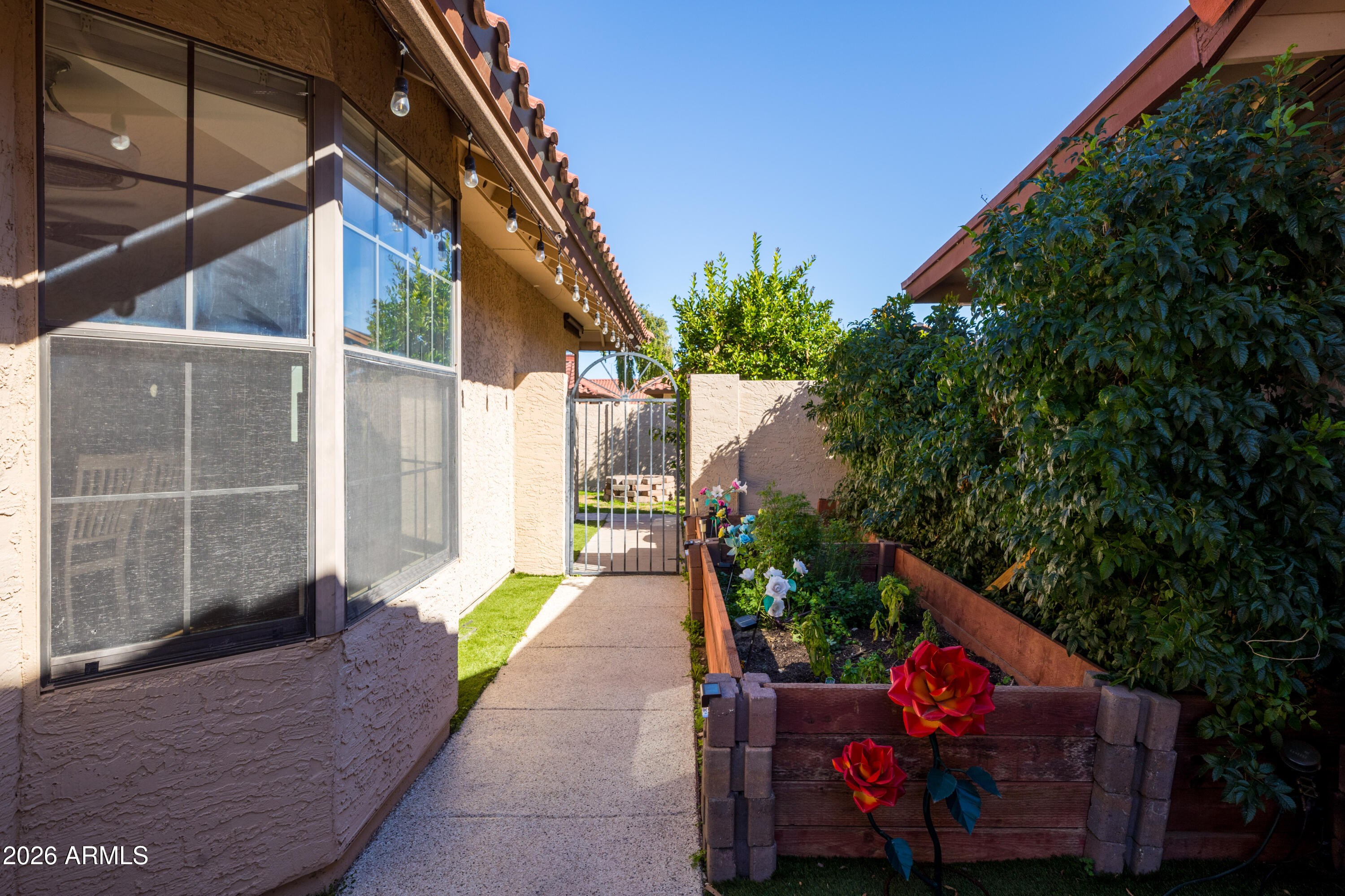 5210 E CORONADO Circle