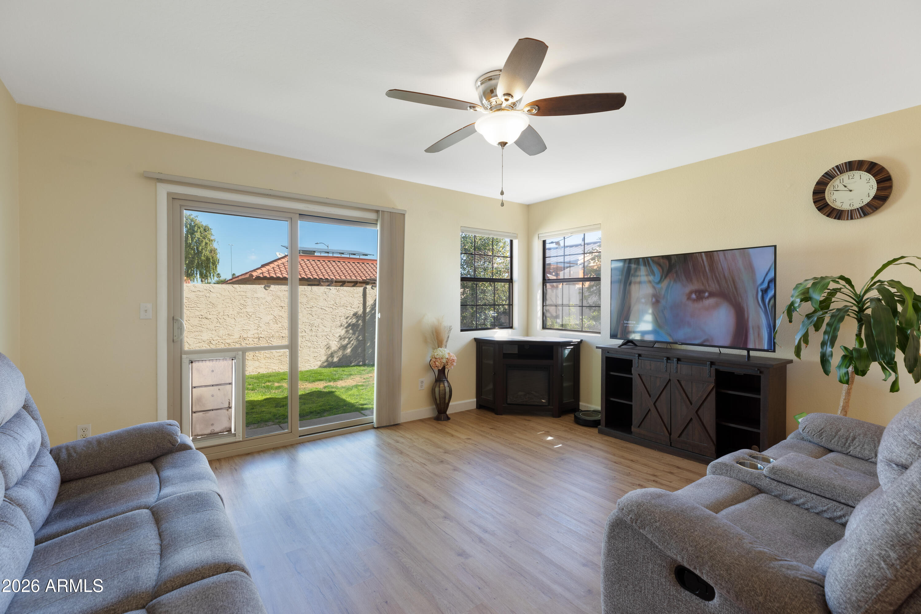 5210 E CORONADO Circle