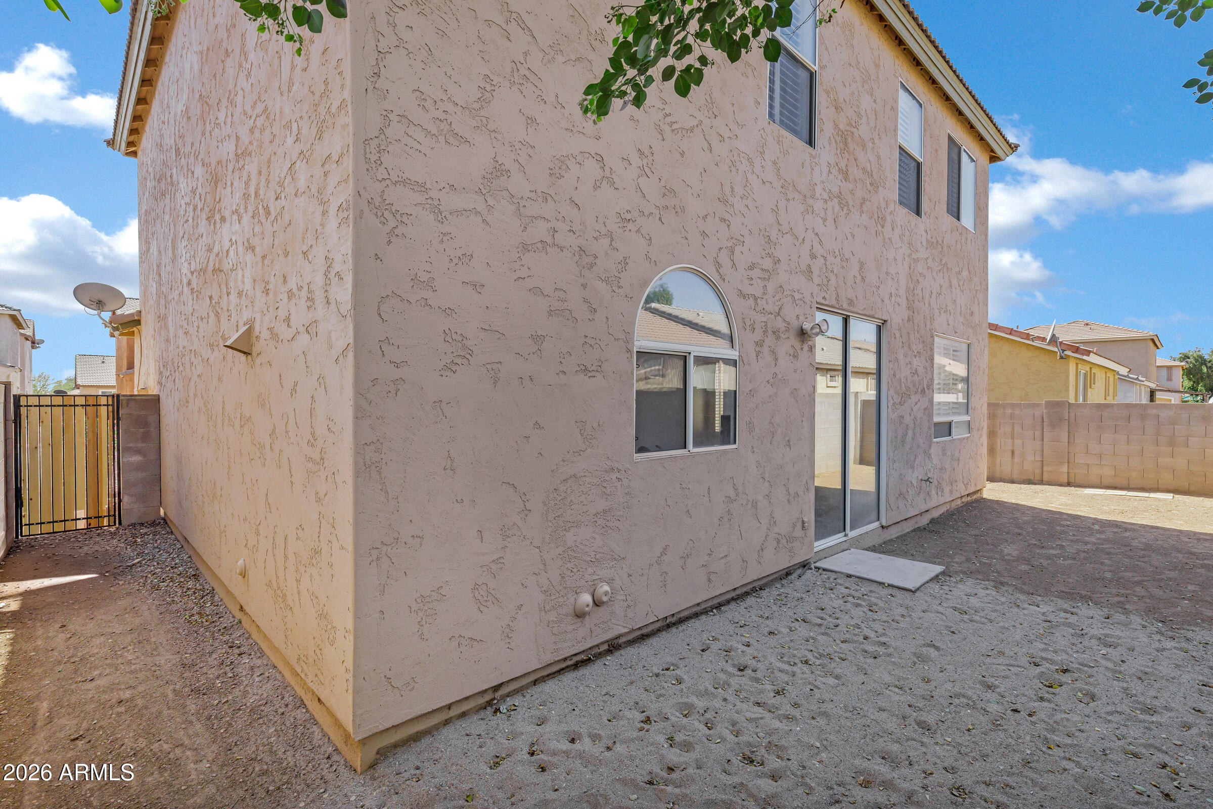 1140 E FERRARA Street