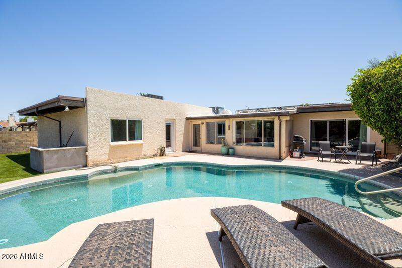 2118 E PEBBLE BEACH Drive