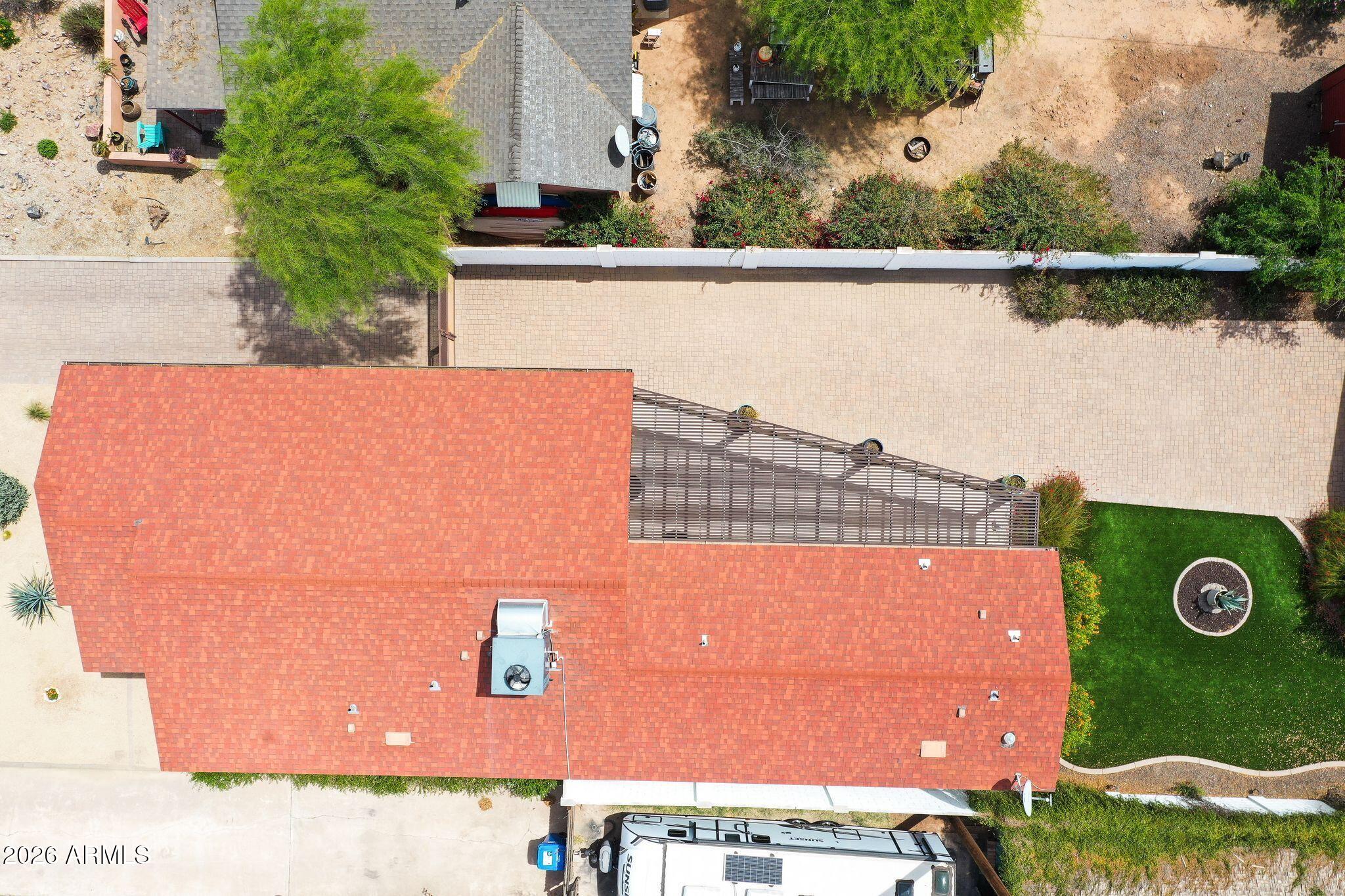 1501 E EARLL Drive