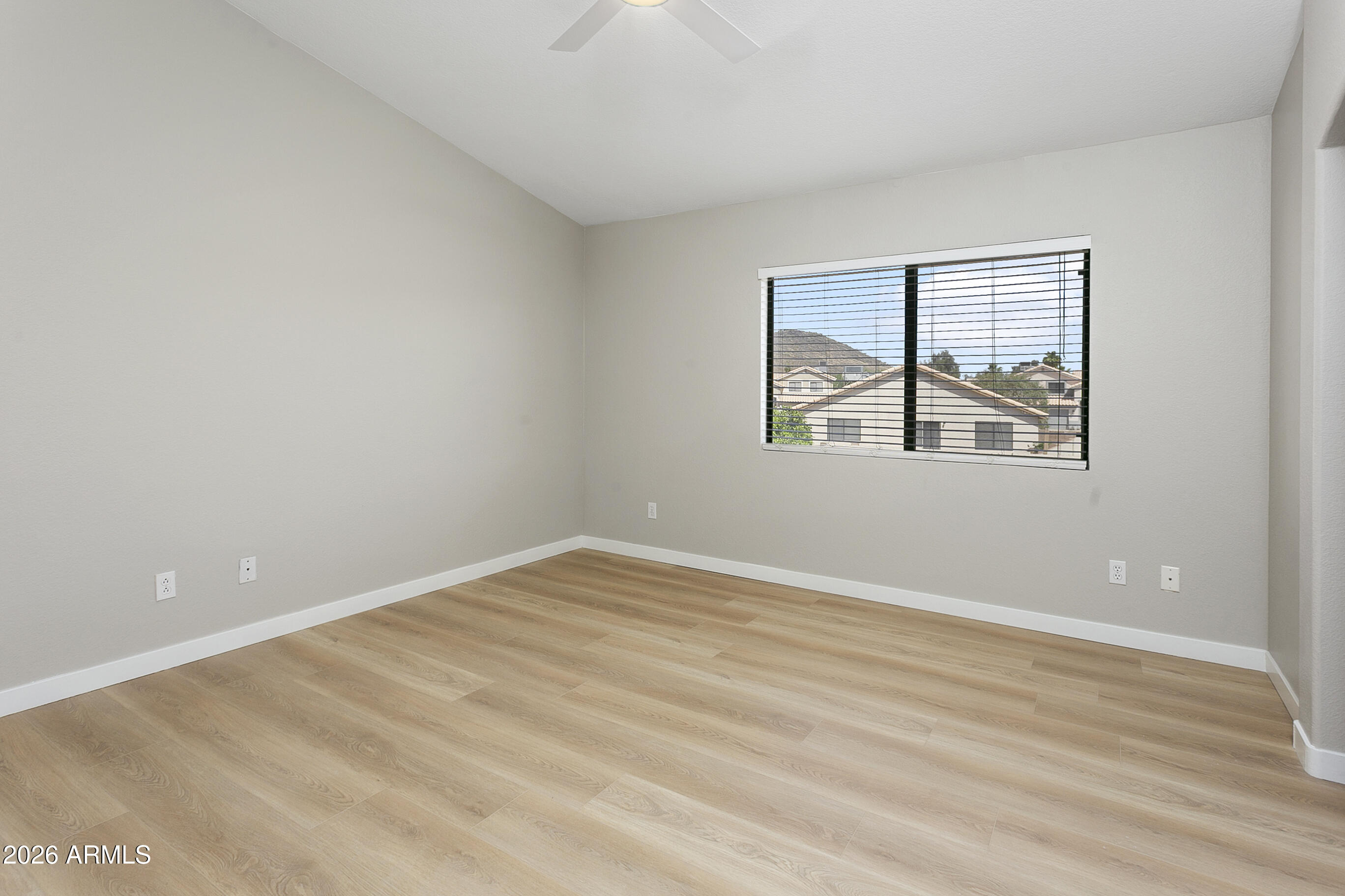 2134 E DALEY Lane