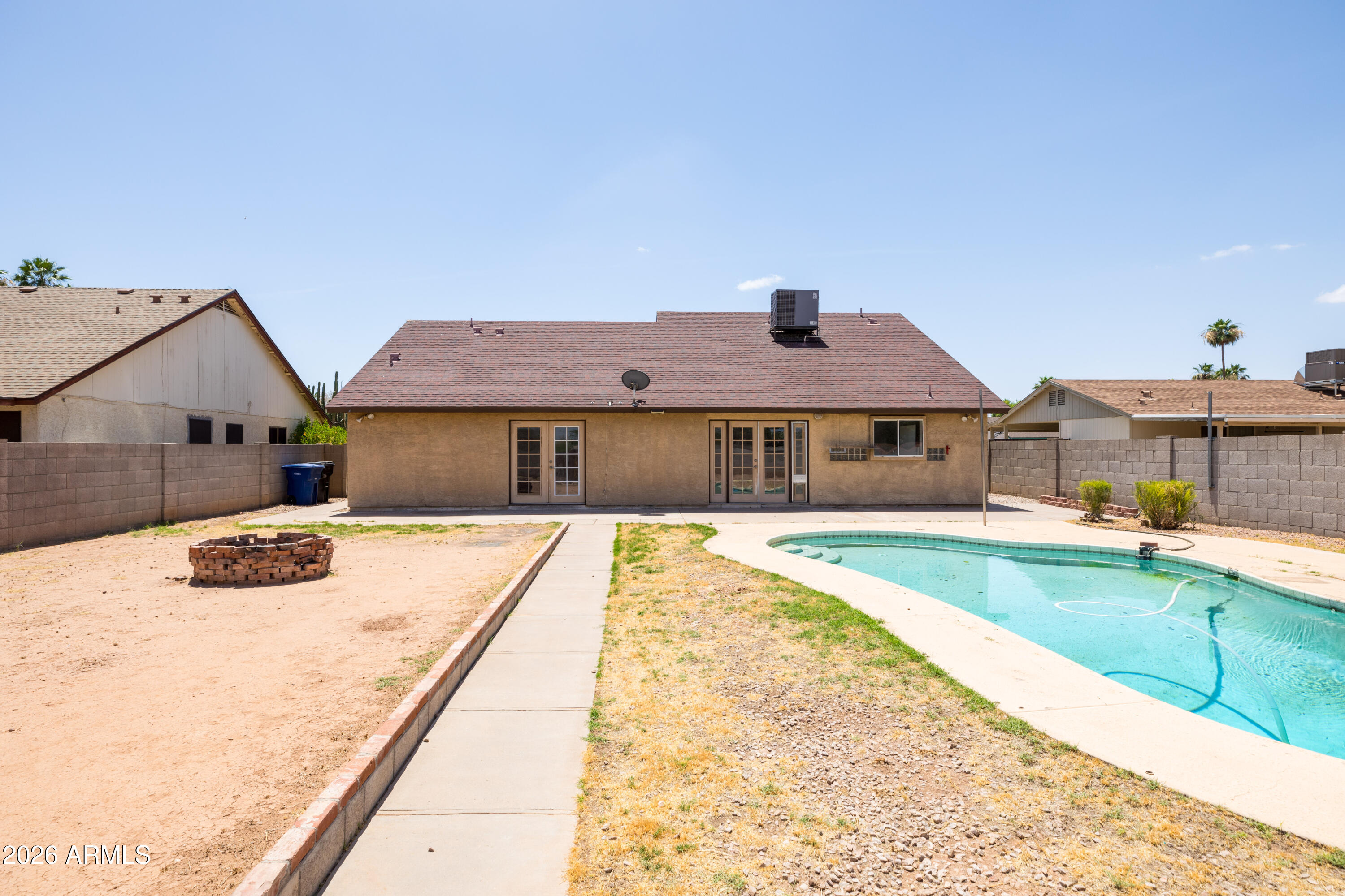 1506 W ALAMO Drive