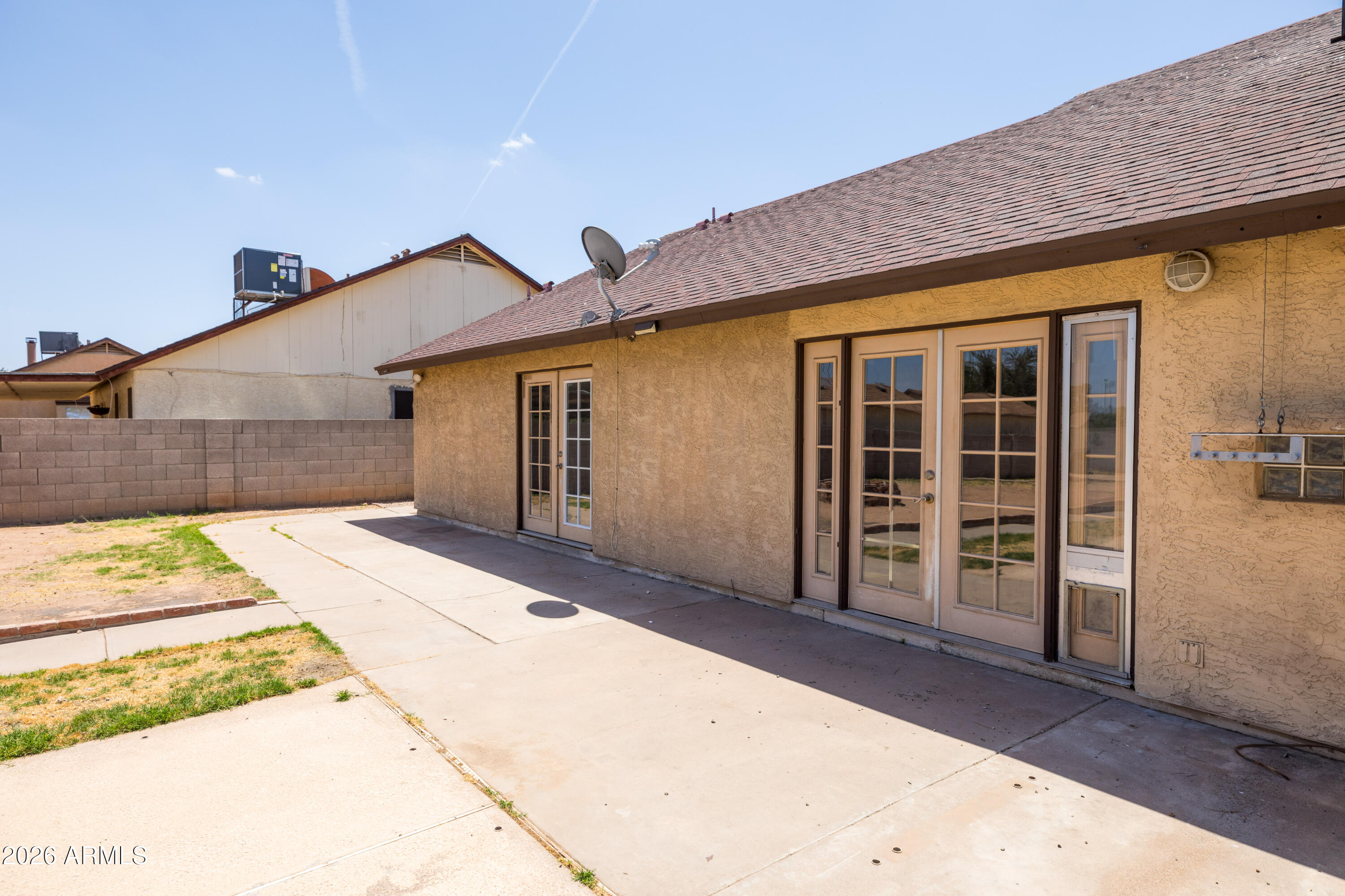 1506 W ALAMO Drive