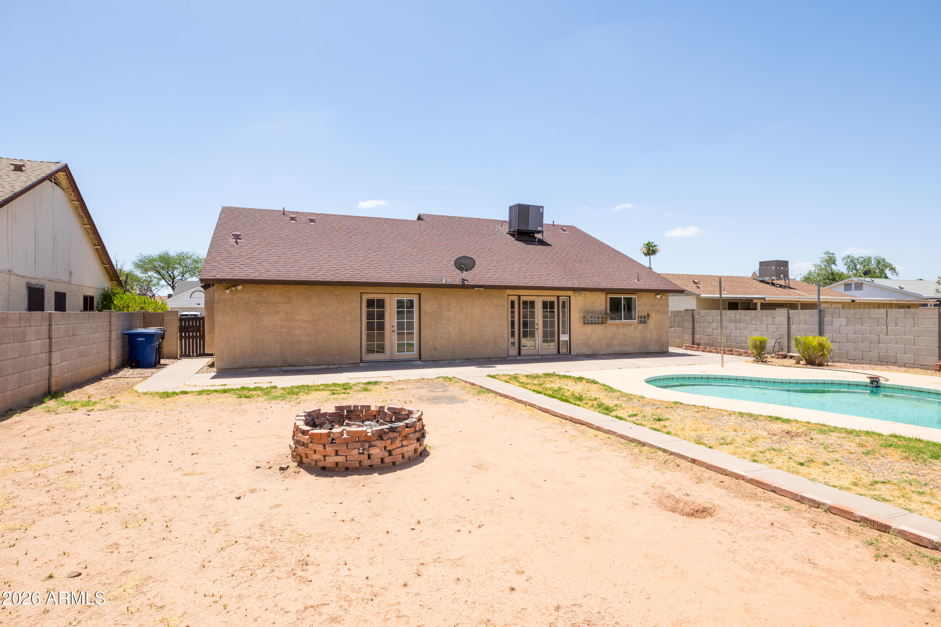 1506 W ALAMO Drive