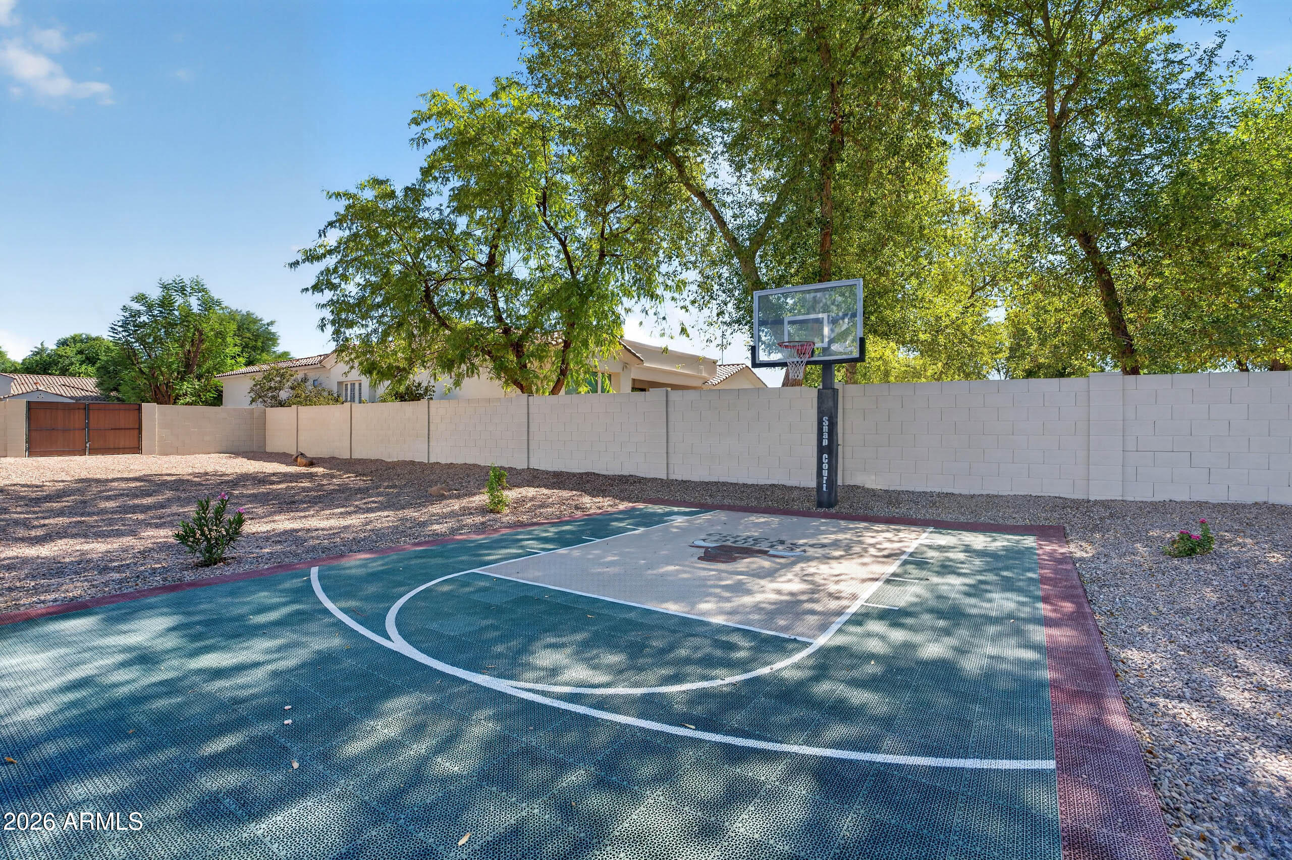 1933 E GEMINI Place