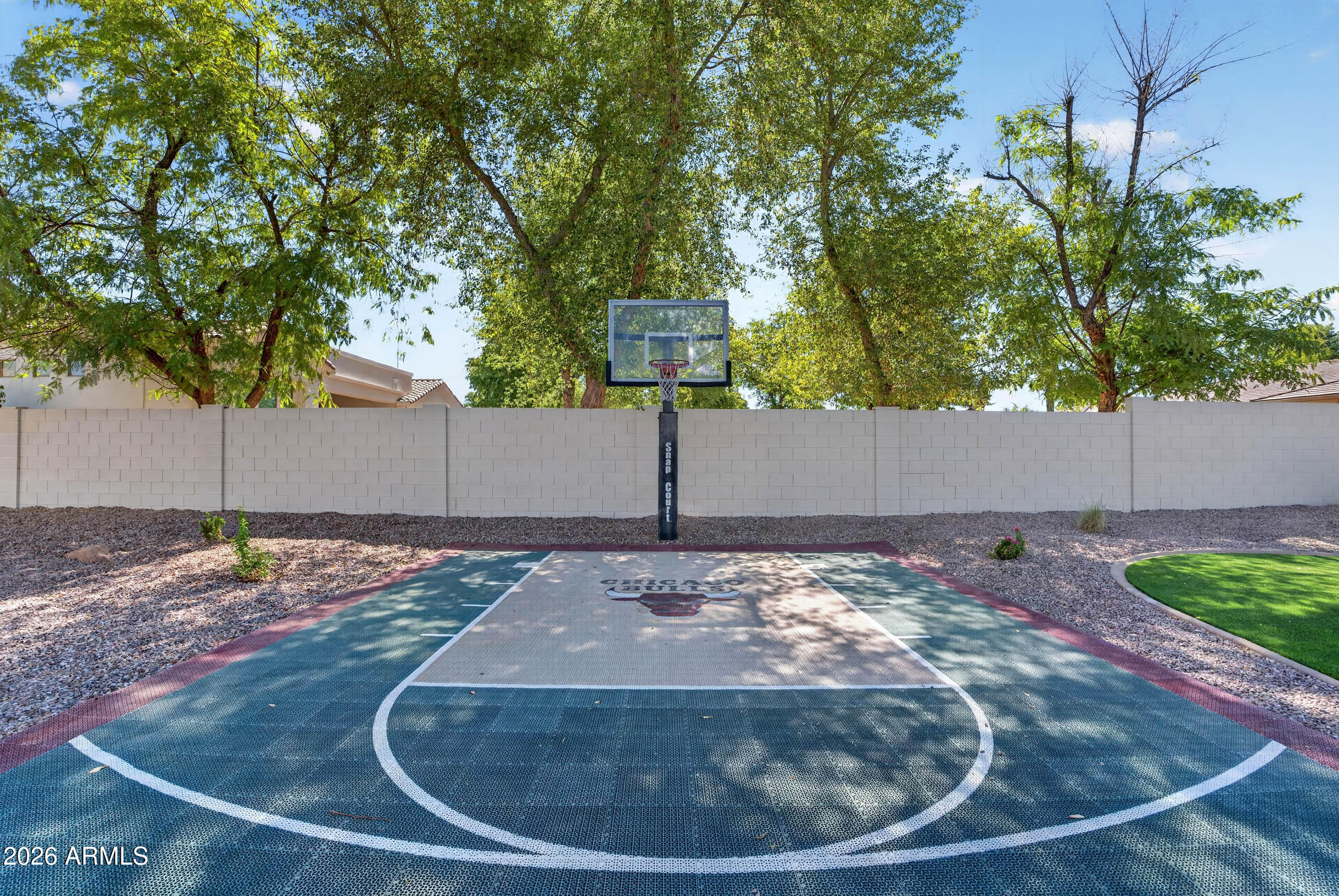 1933 E GEMINI Place