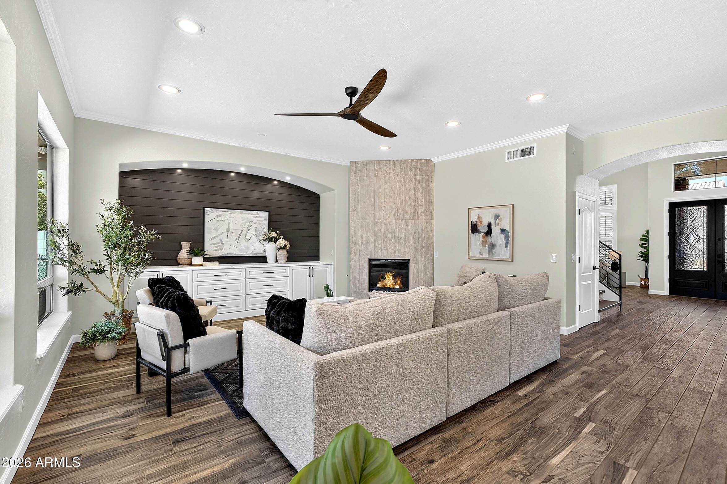 1933 E GEMINI Place