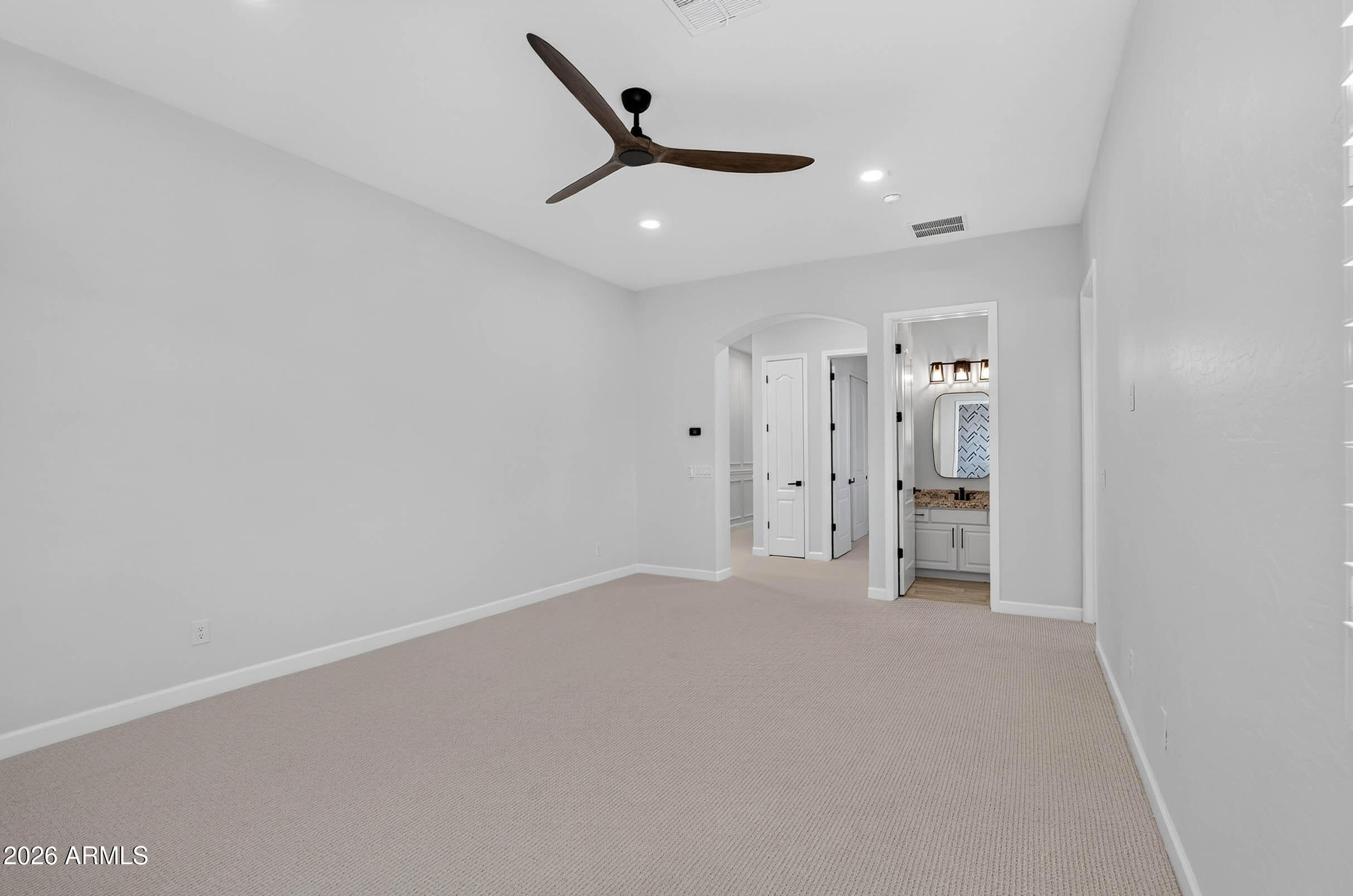 1933 E GEMINI Place