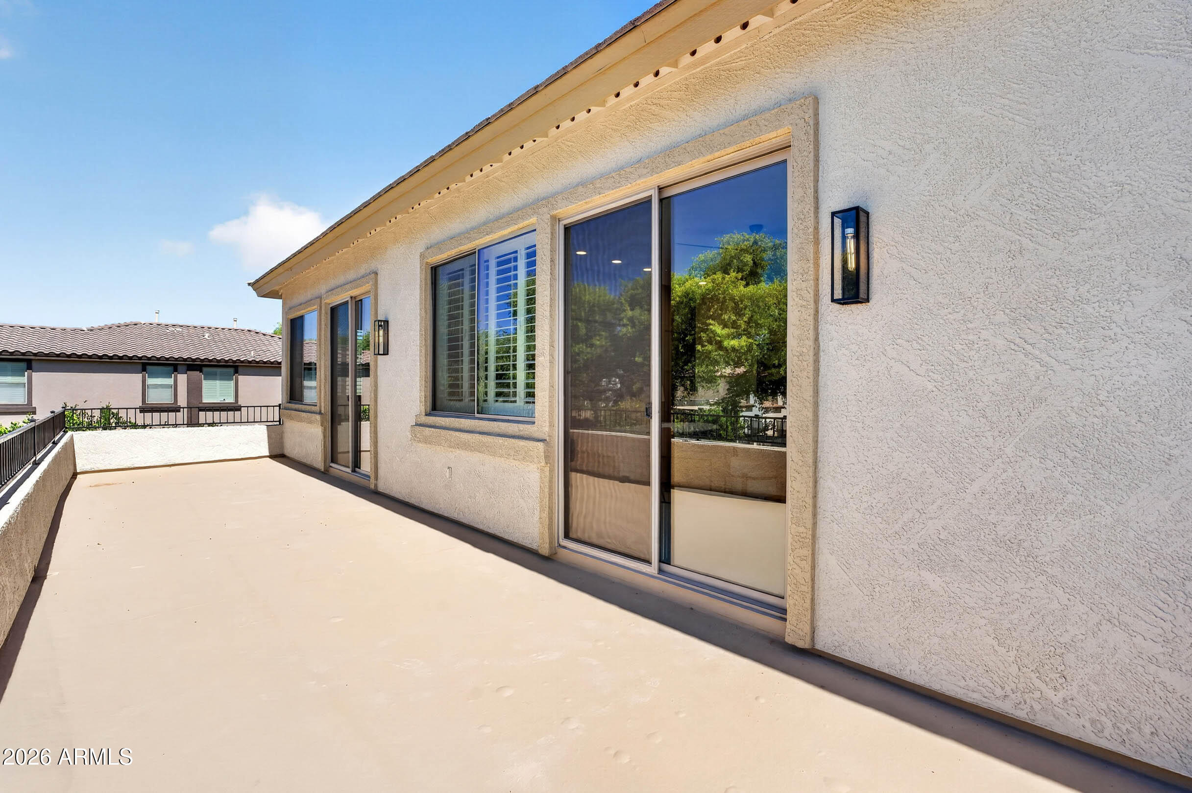 1933 E GEMINI Place