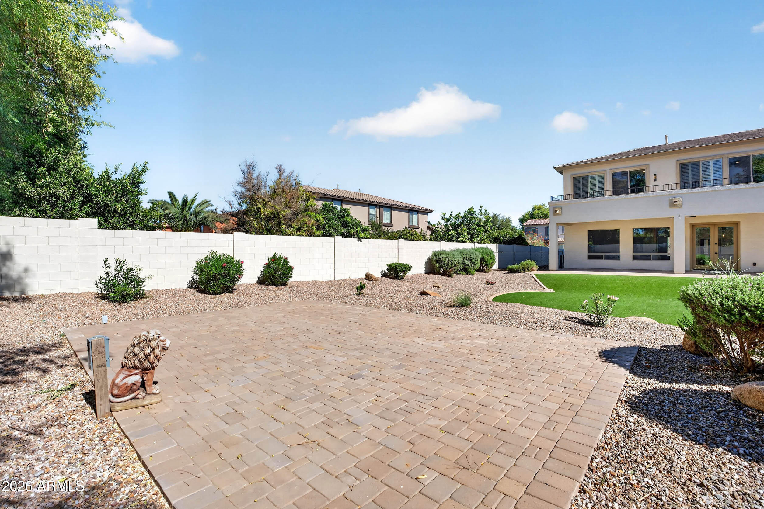 1933 E GEMINI Place