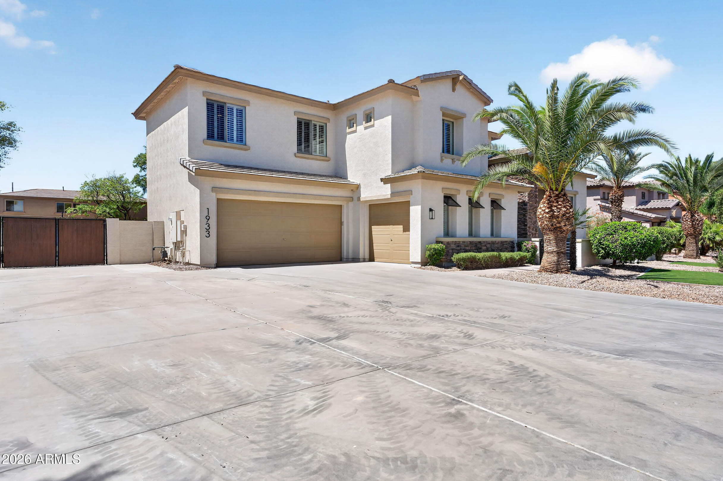 1933 E GEMINI Place