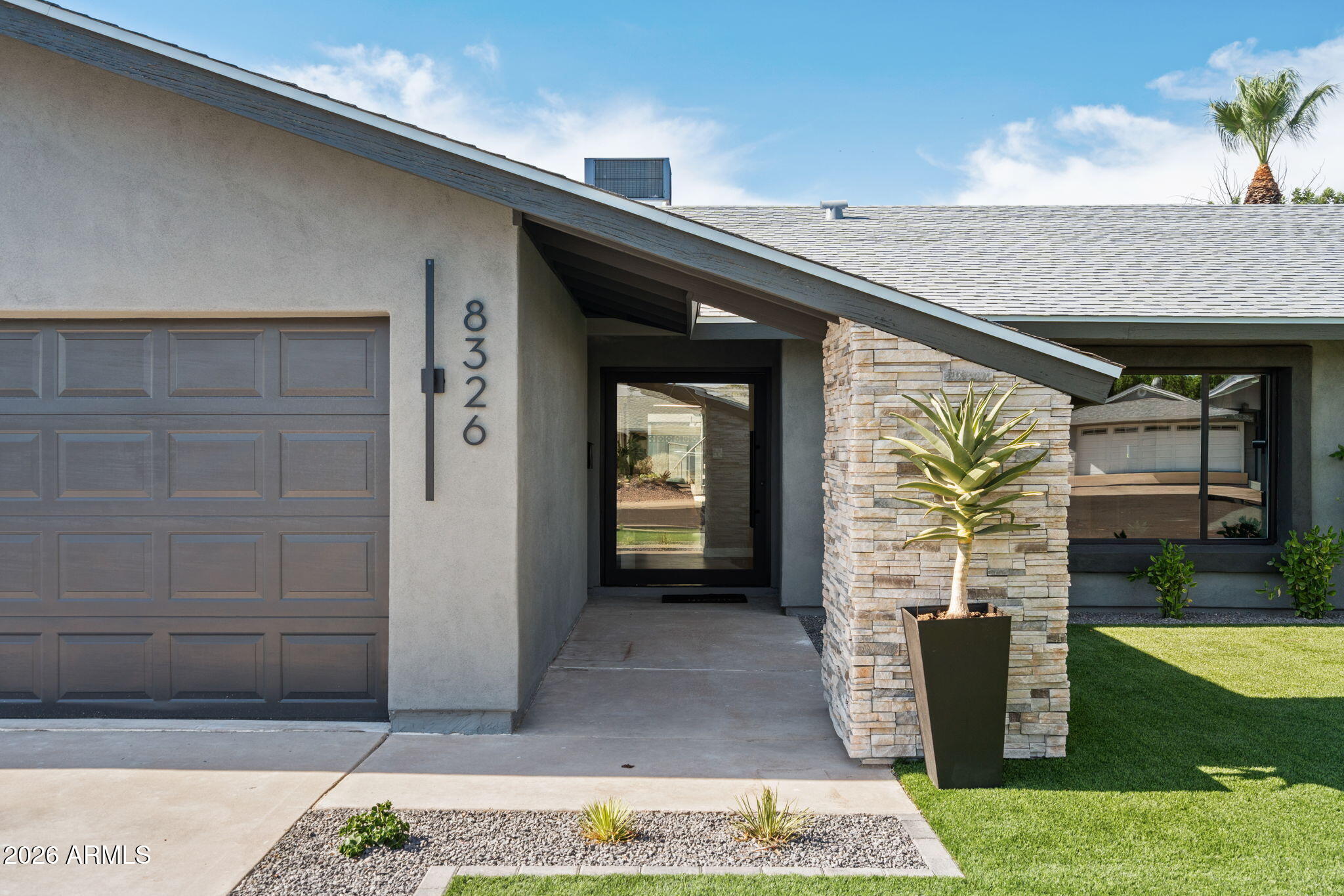8326 E VALLEY VIEW Road