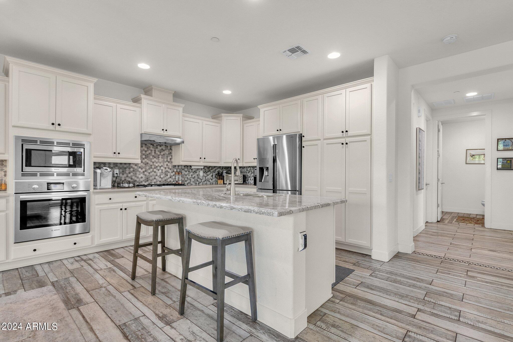 10260 E WHITE FEATHER Lane 1025