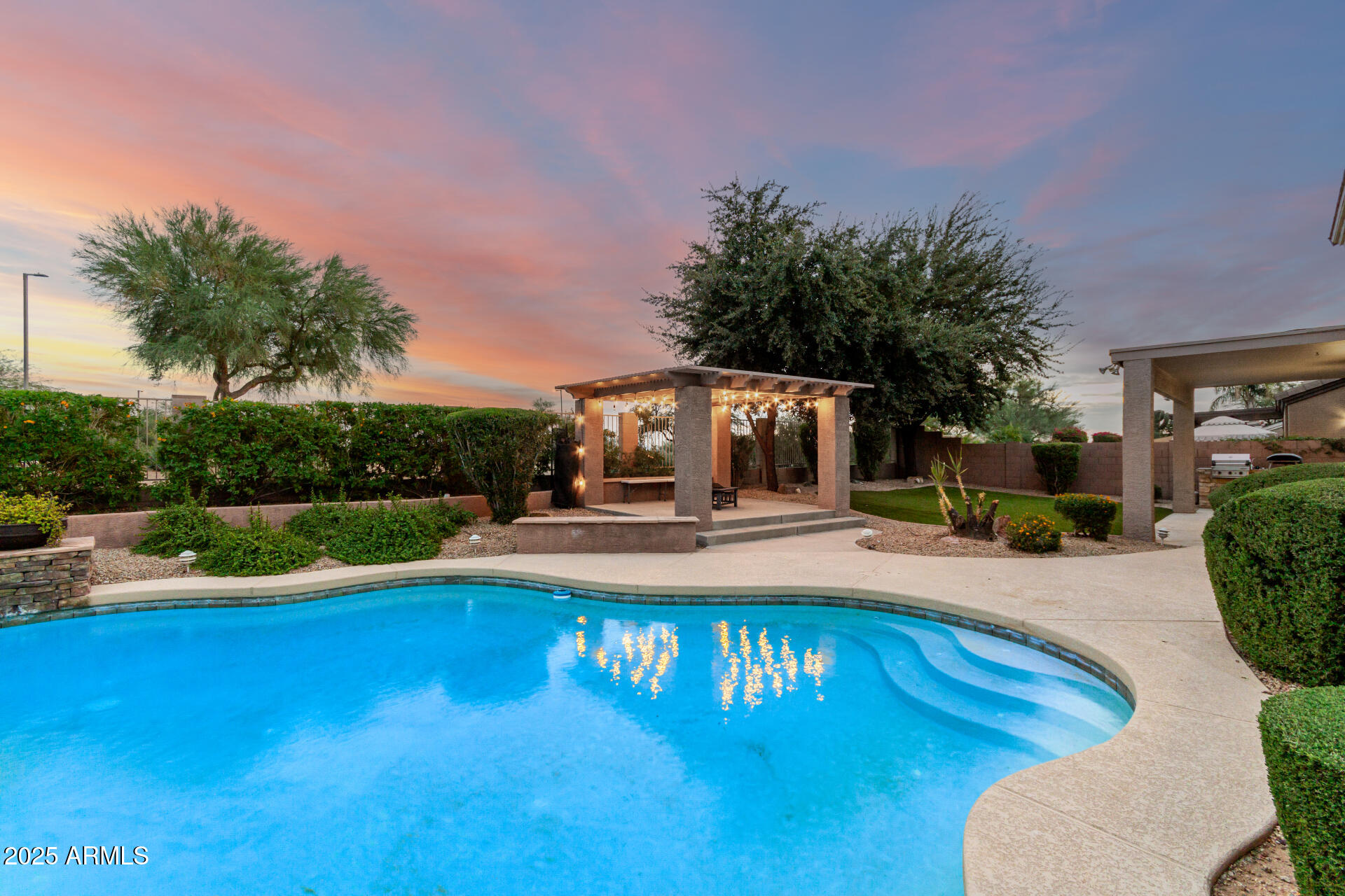4331 E PRICKLY PEAR Trail