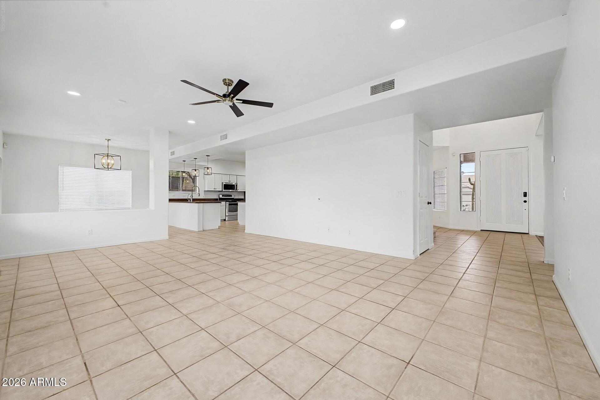 4331 E PRICKLY PEAR Trail
