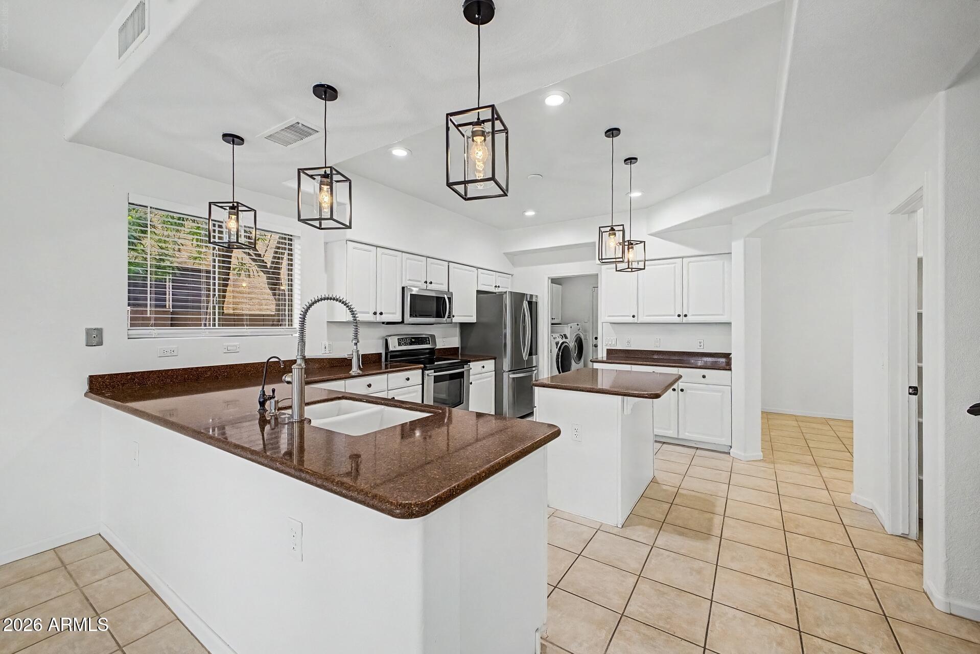 4331 E PRICKLY PEAR Trail