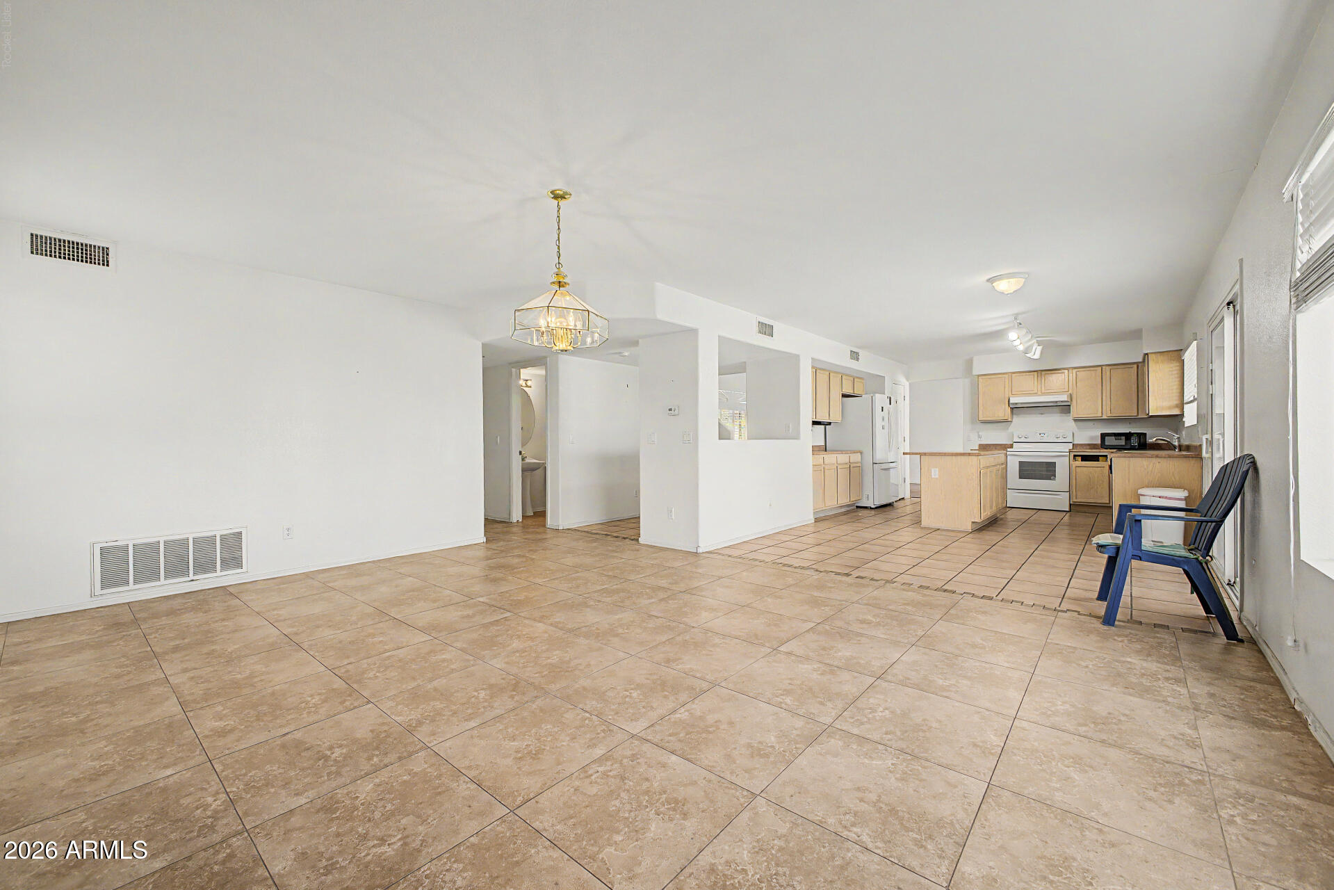 2031 E PARKSIDE Lane