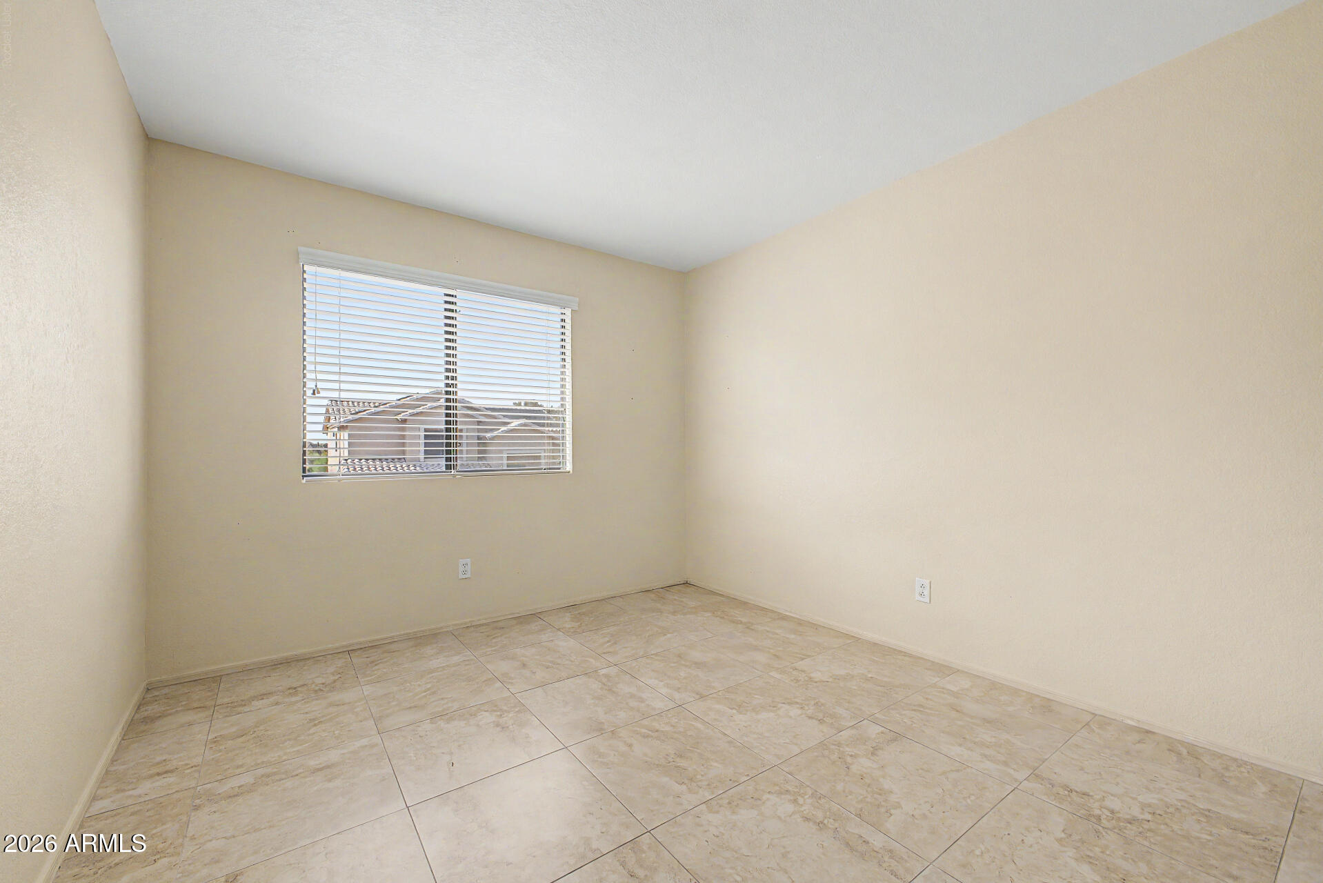 2031 E PARKSIDE Lane