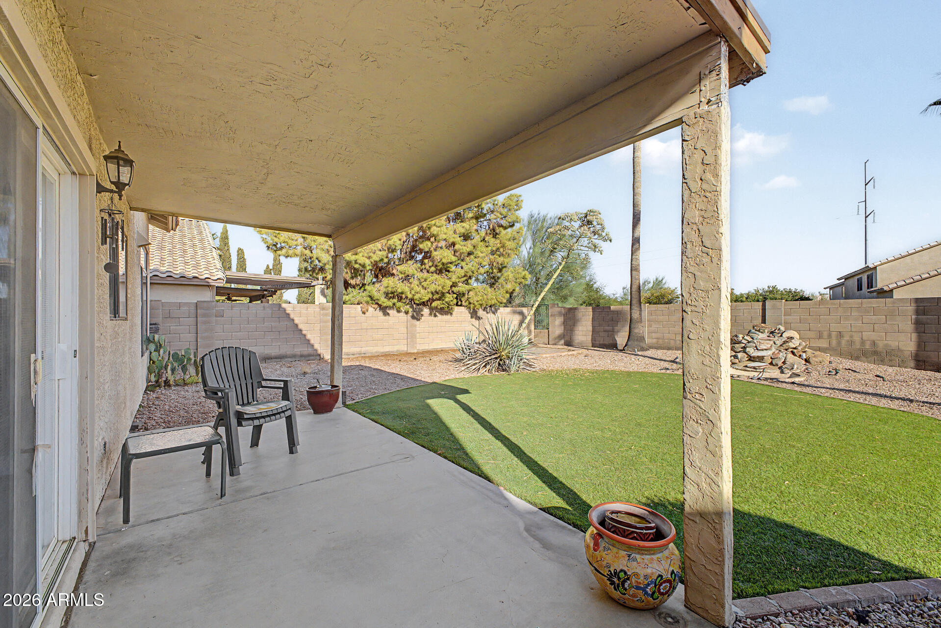 2031 E PARKSIDE Lane